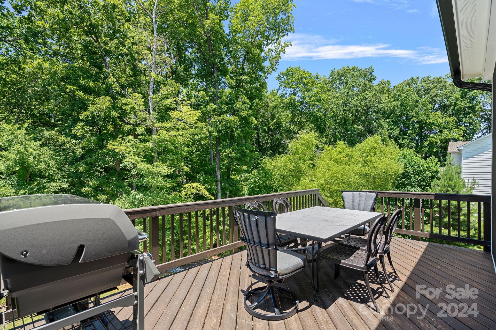 123 Farm Knoll Way