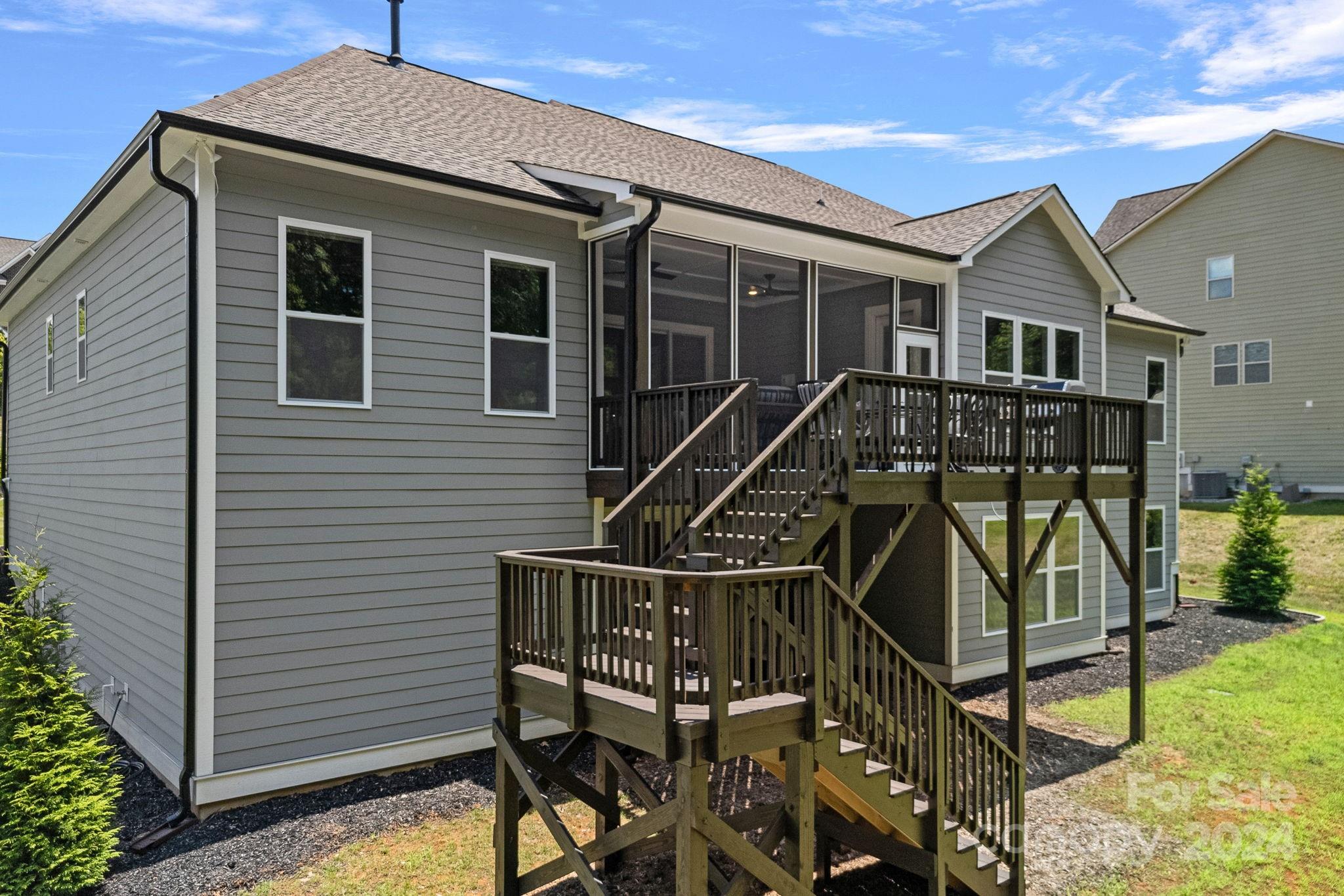 123 Farm Knoll Way