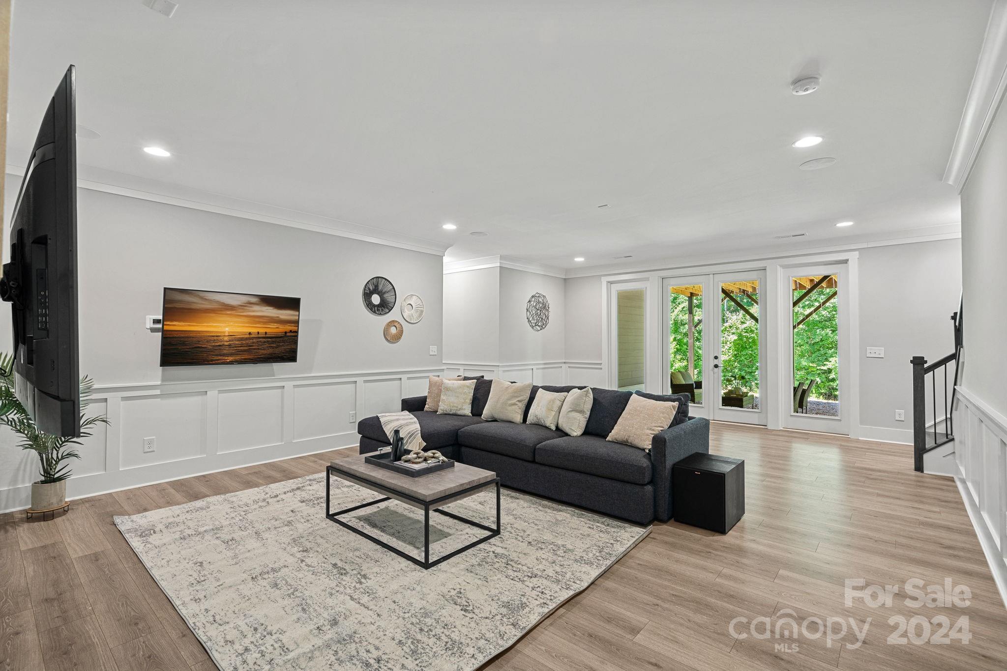 123 Farm Knoll Way