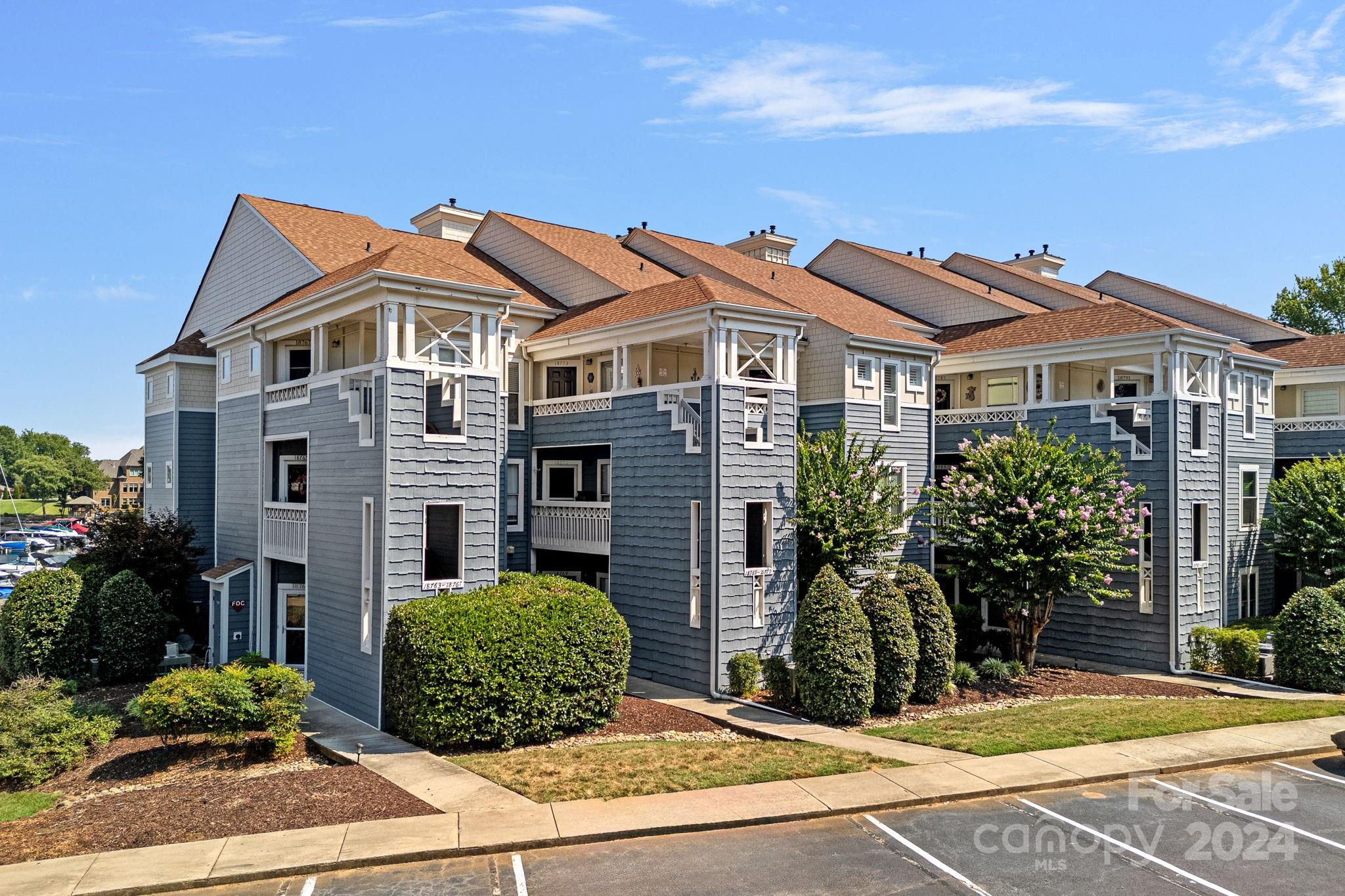 18773 Vineyard Point Lane Unit: 15