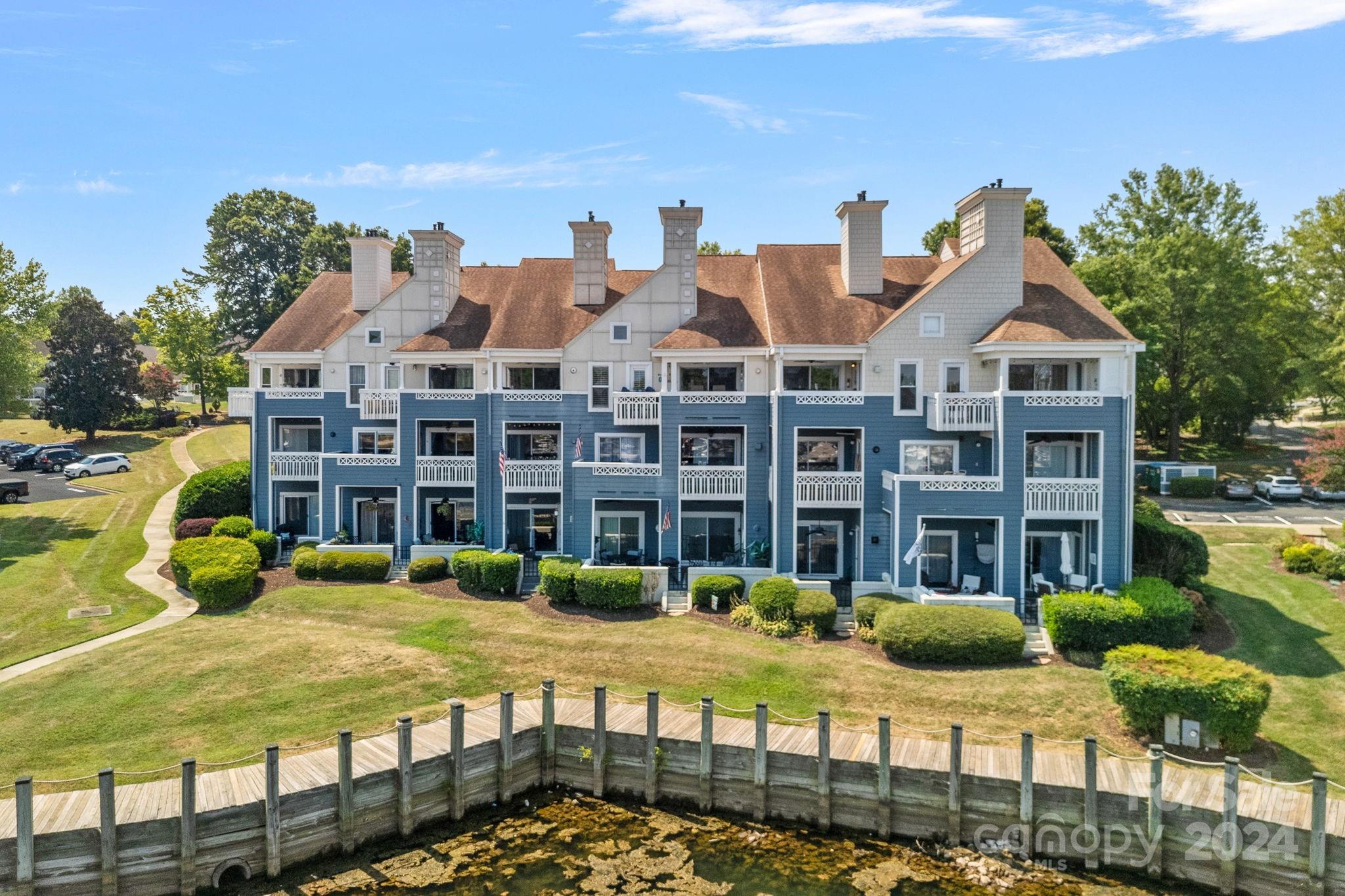 18773 Vineyard Point Lane Unit: 15
