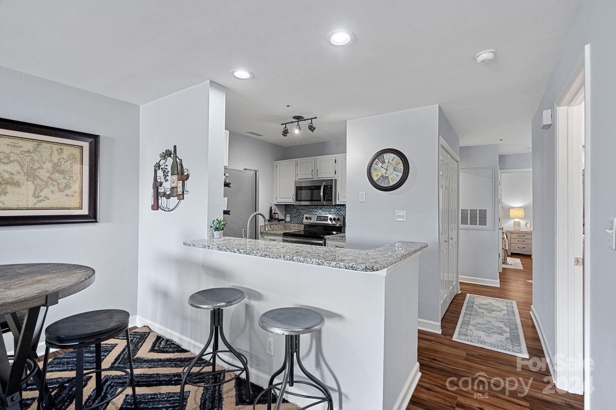 18773 Vineyard Point Lane Unit: 15