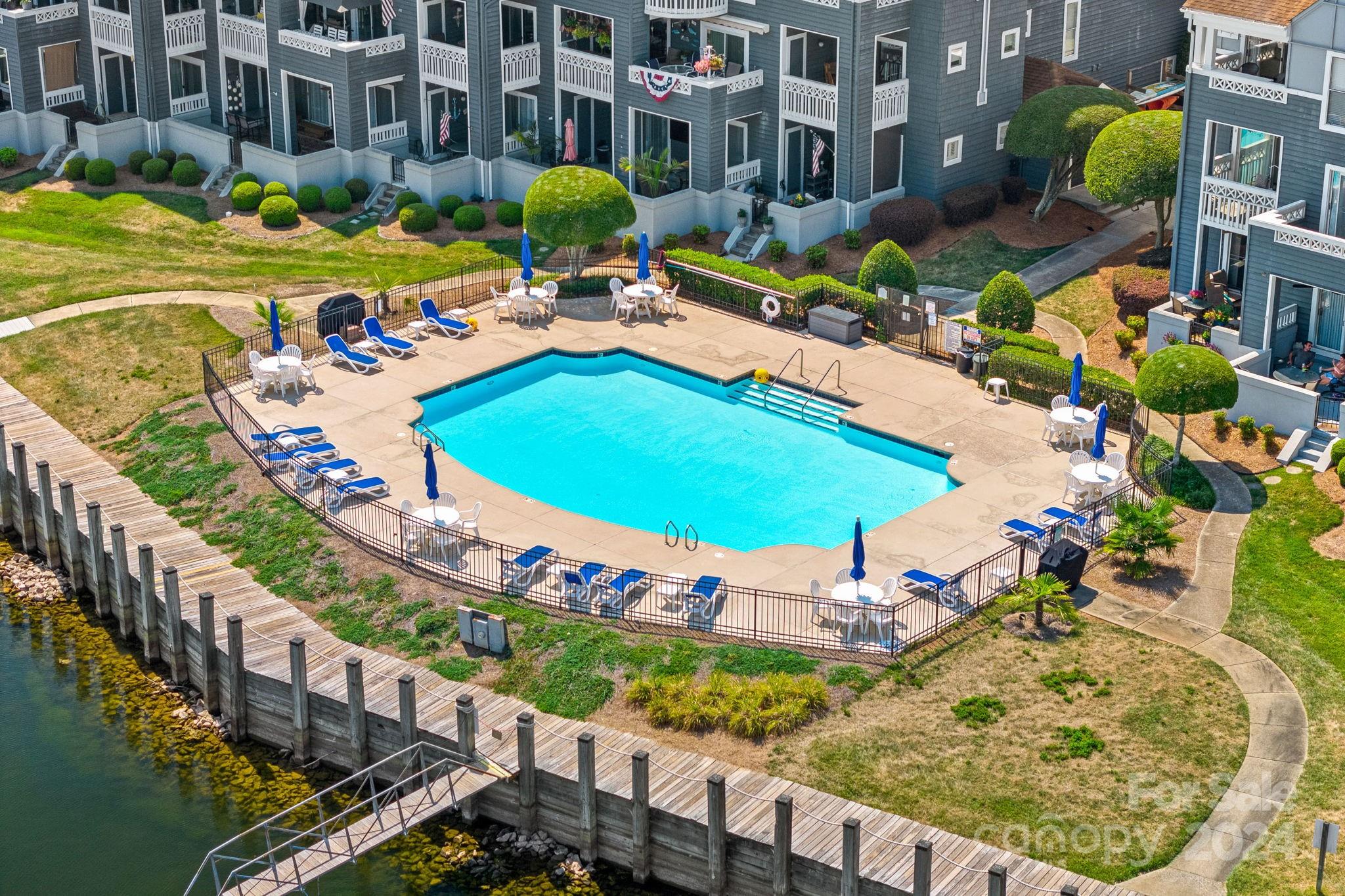 18773 Vineyard Point Lane Unit: 15