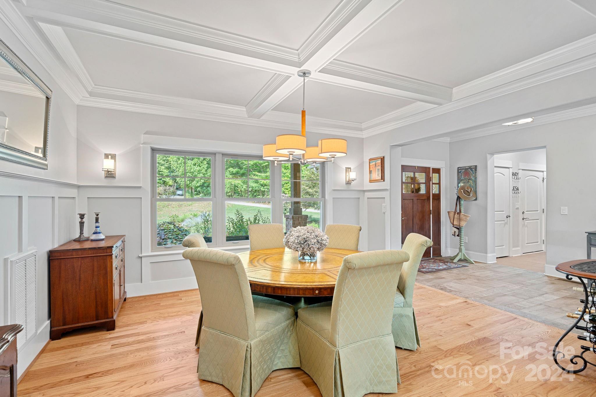135 Pondhaven Circle