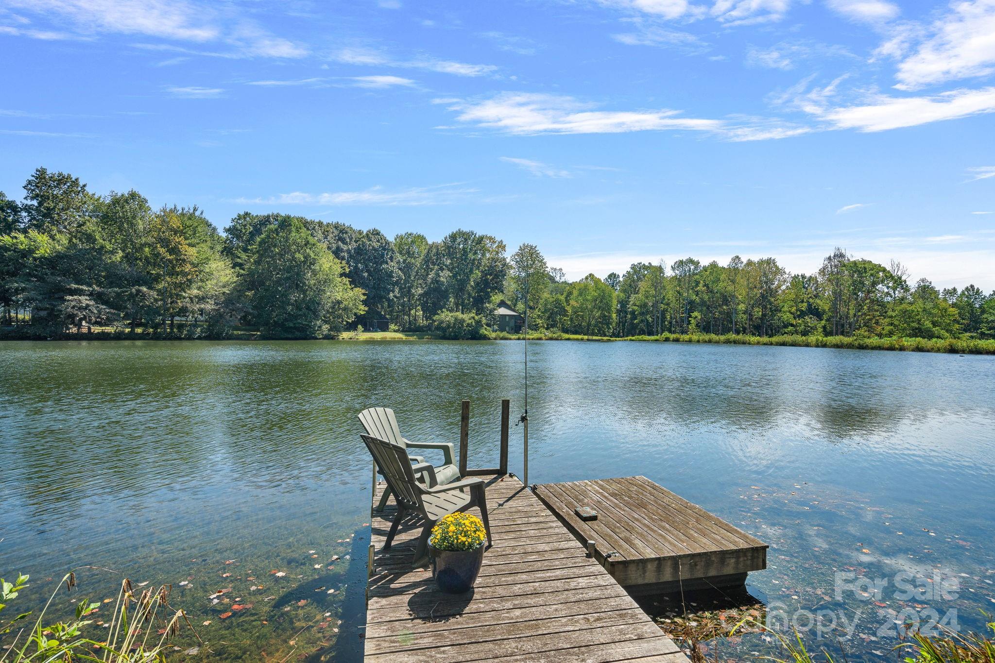 135 Pondhaven Circle