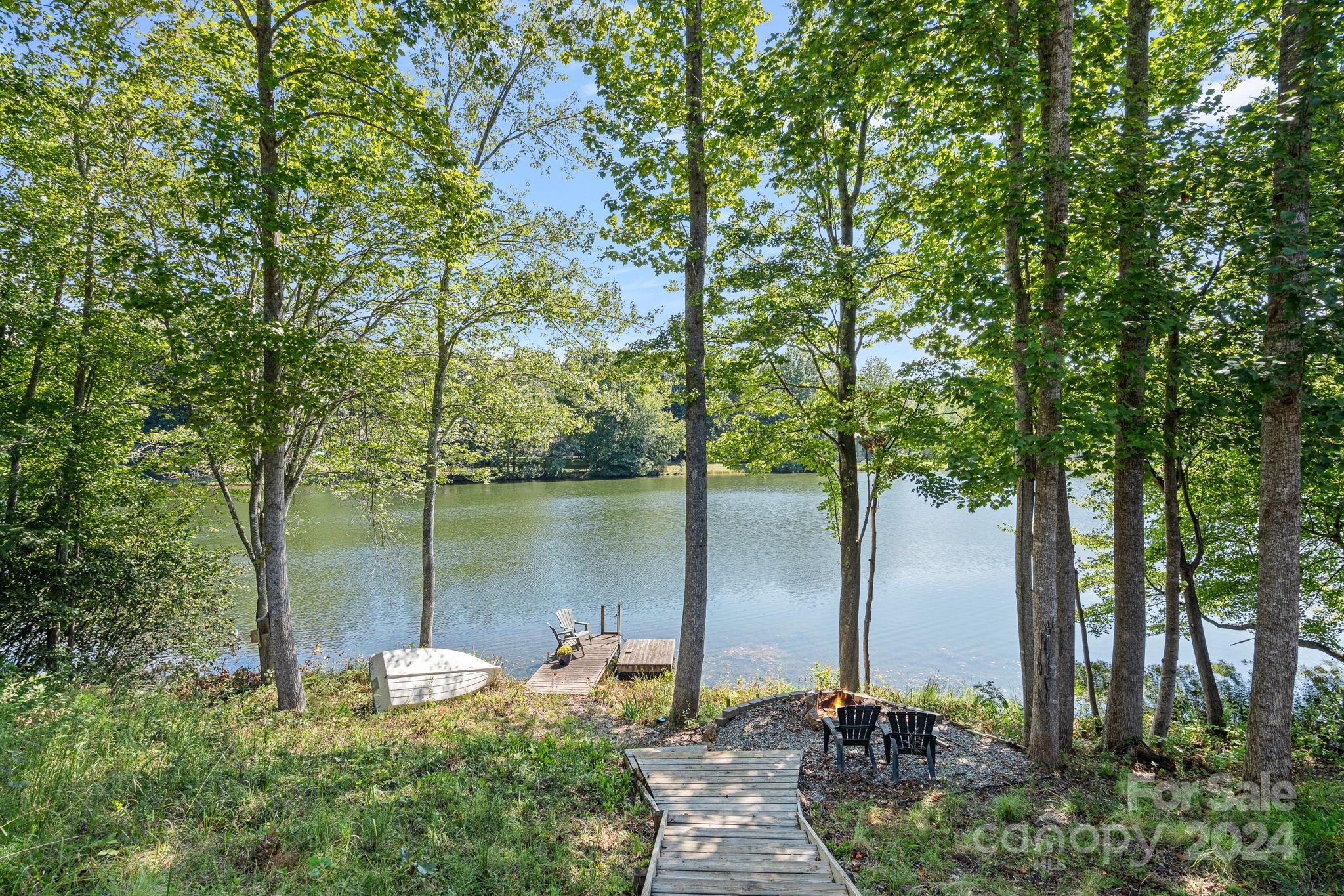 135 Pondhaven Circle