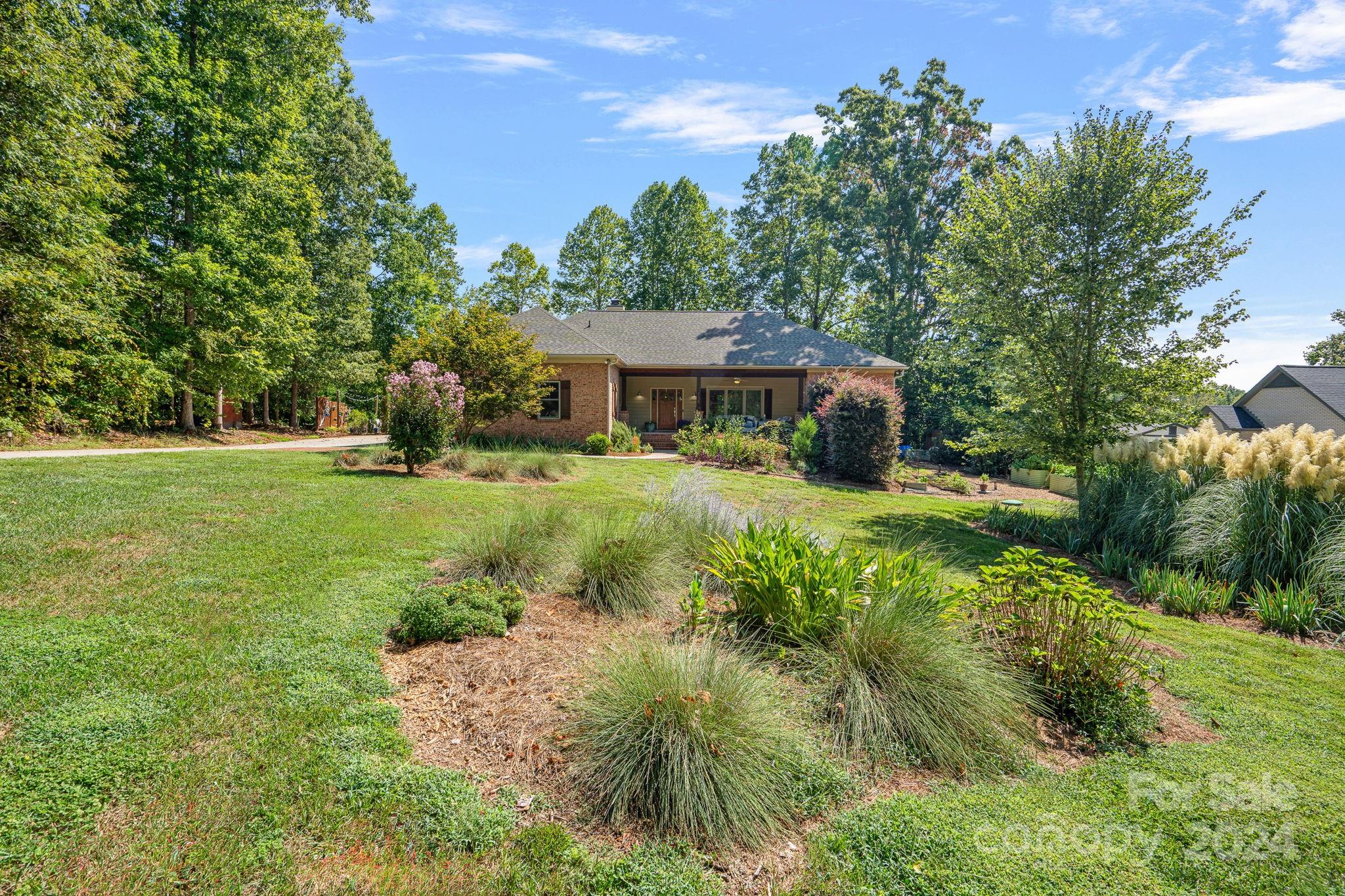 135 Pondhaven Circle