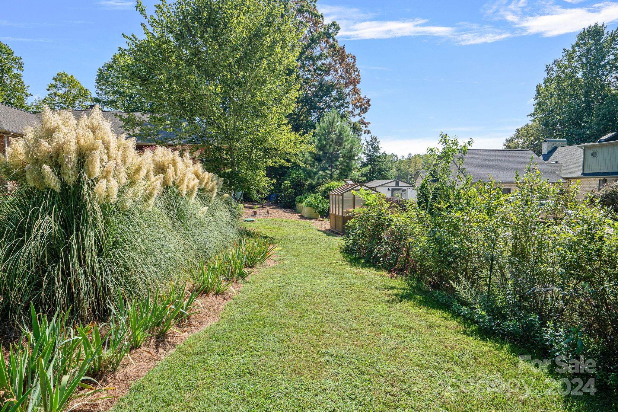 135 Pondhaven Circle