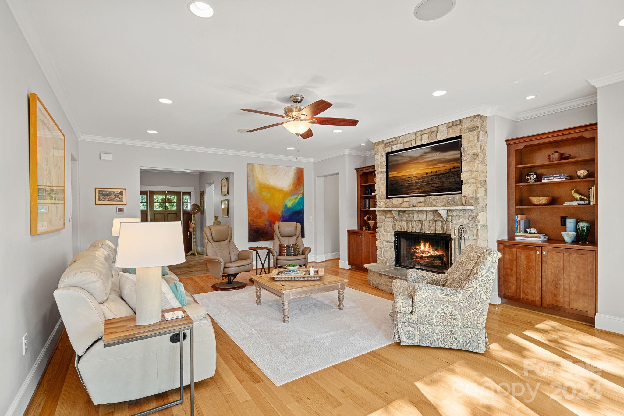 135 Pondhaven Circle