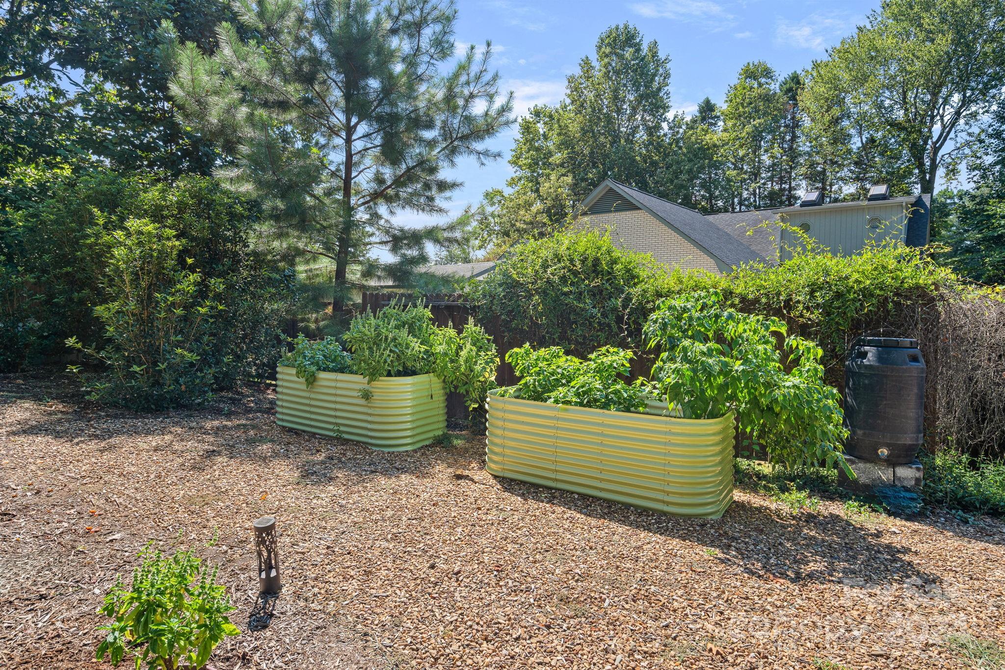 135 Pondhaven Circle