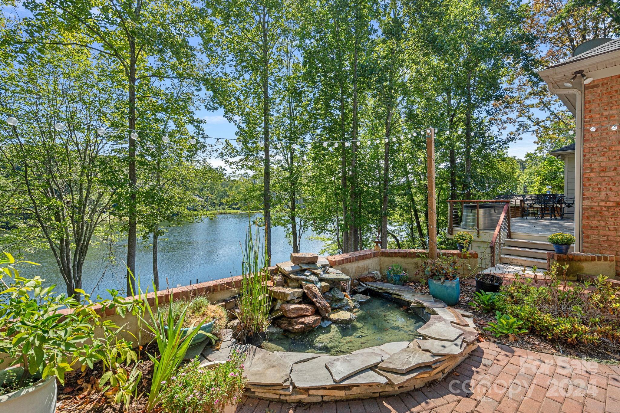 135 Pondhaven Circle