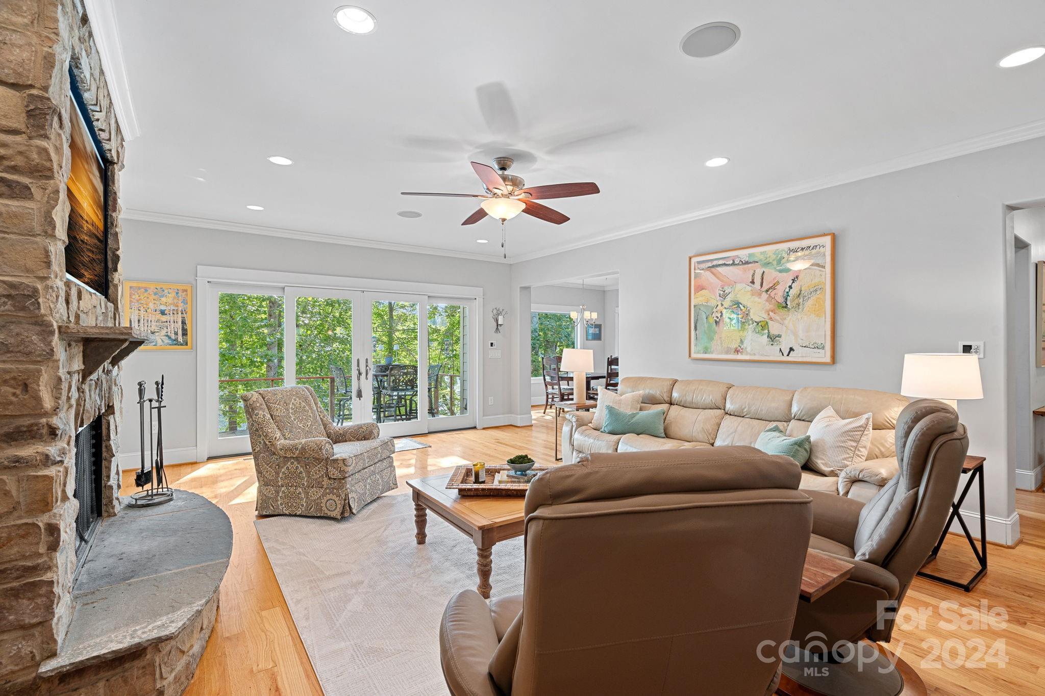 135 Pondhaven Circle