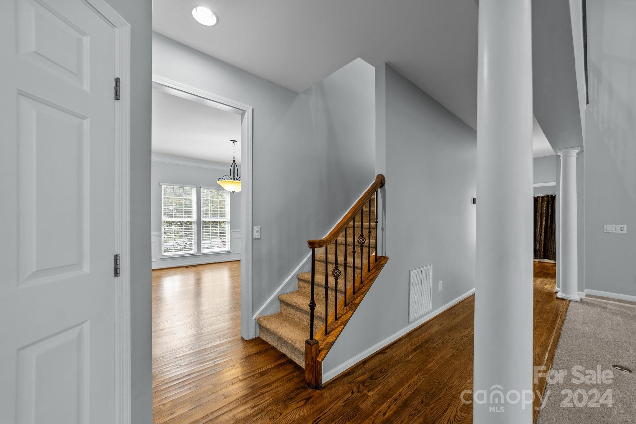 190 Montrose Drive