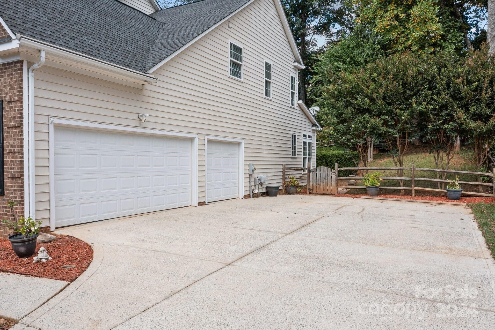 190 Montrose Drive
