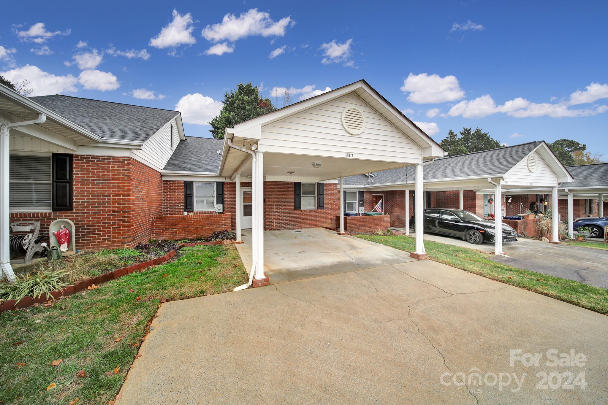 19974 Oak Leaf Circle