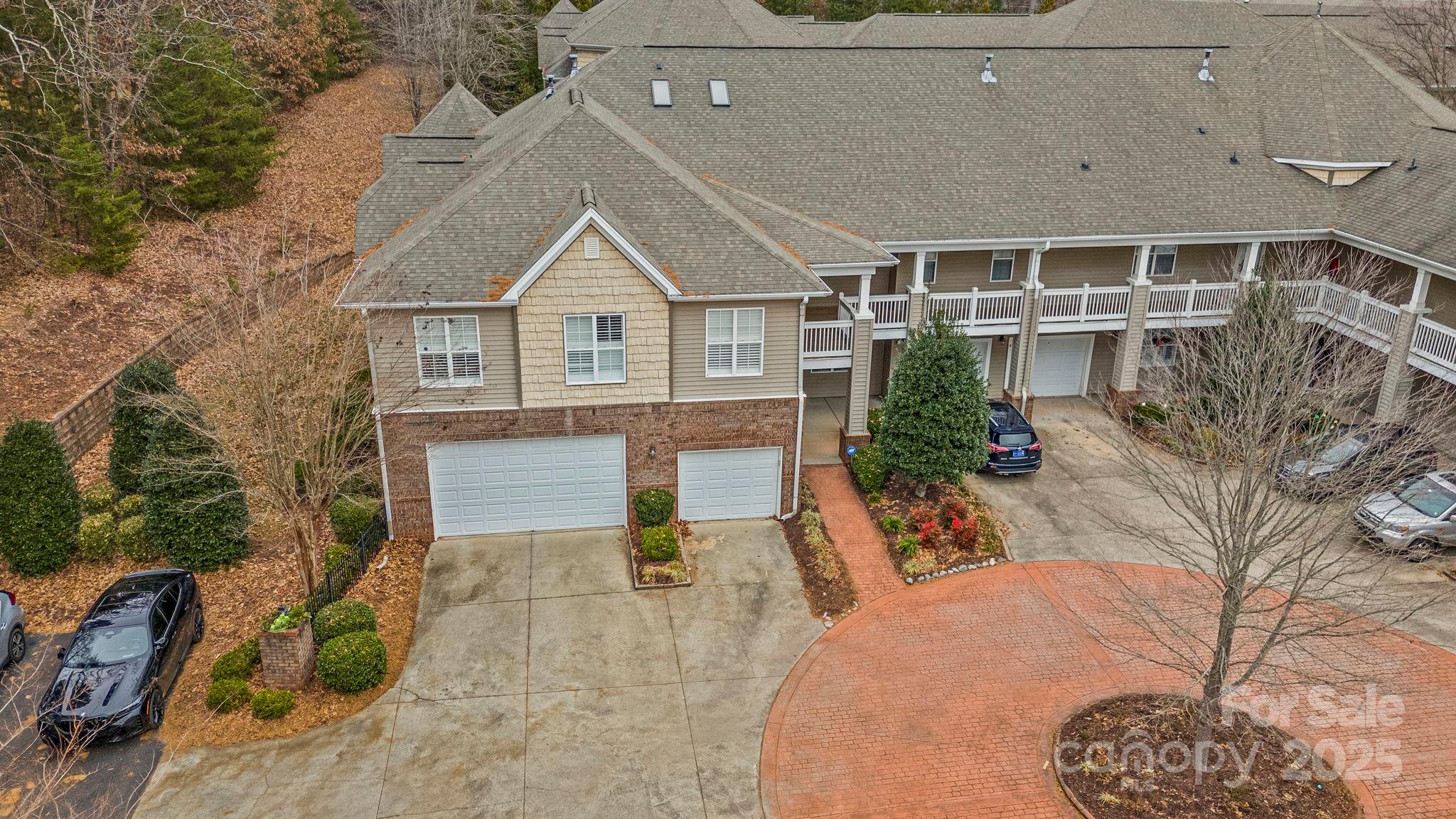 8905 Rosalyn Glen Road