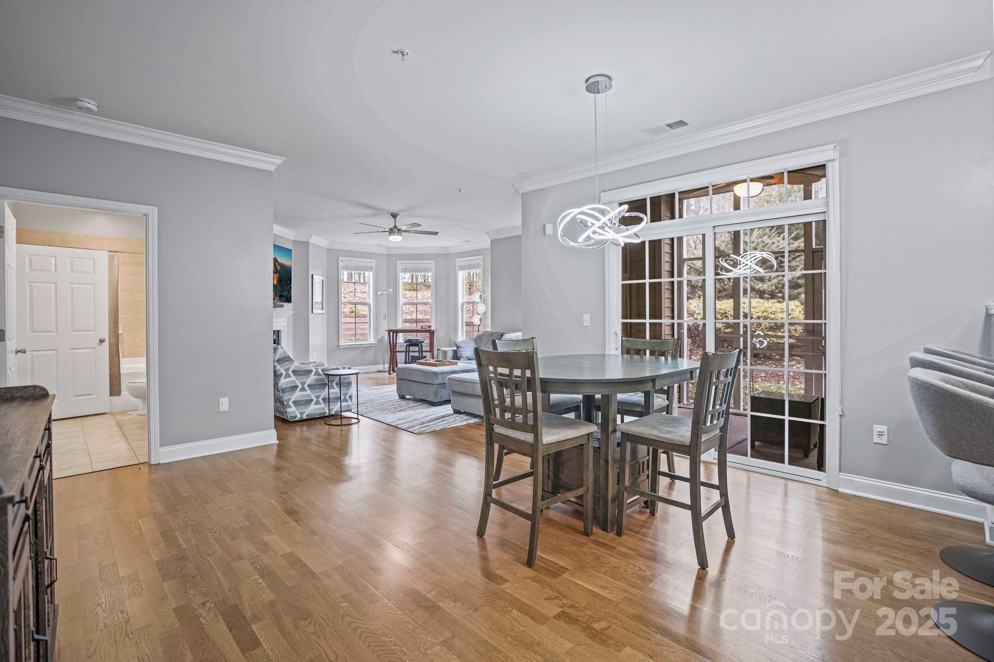 8905 Rosalyn Glen Road
