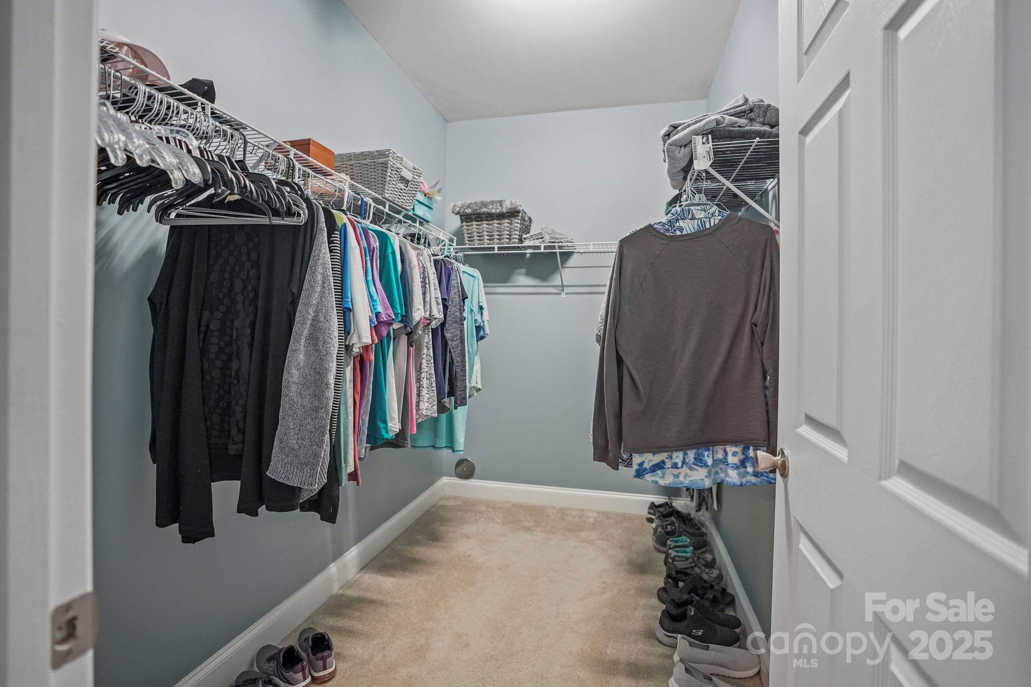 8905 Rosalyn Glen Road