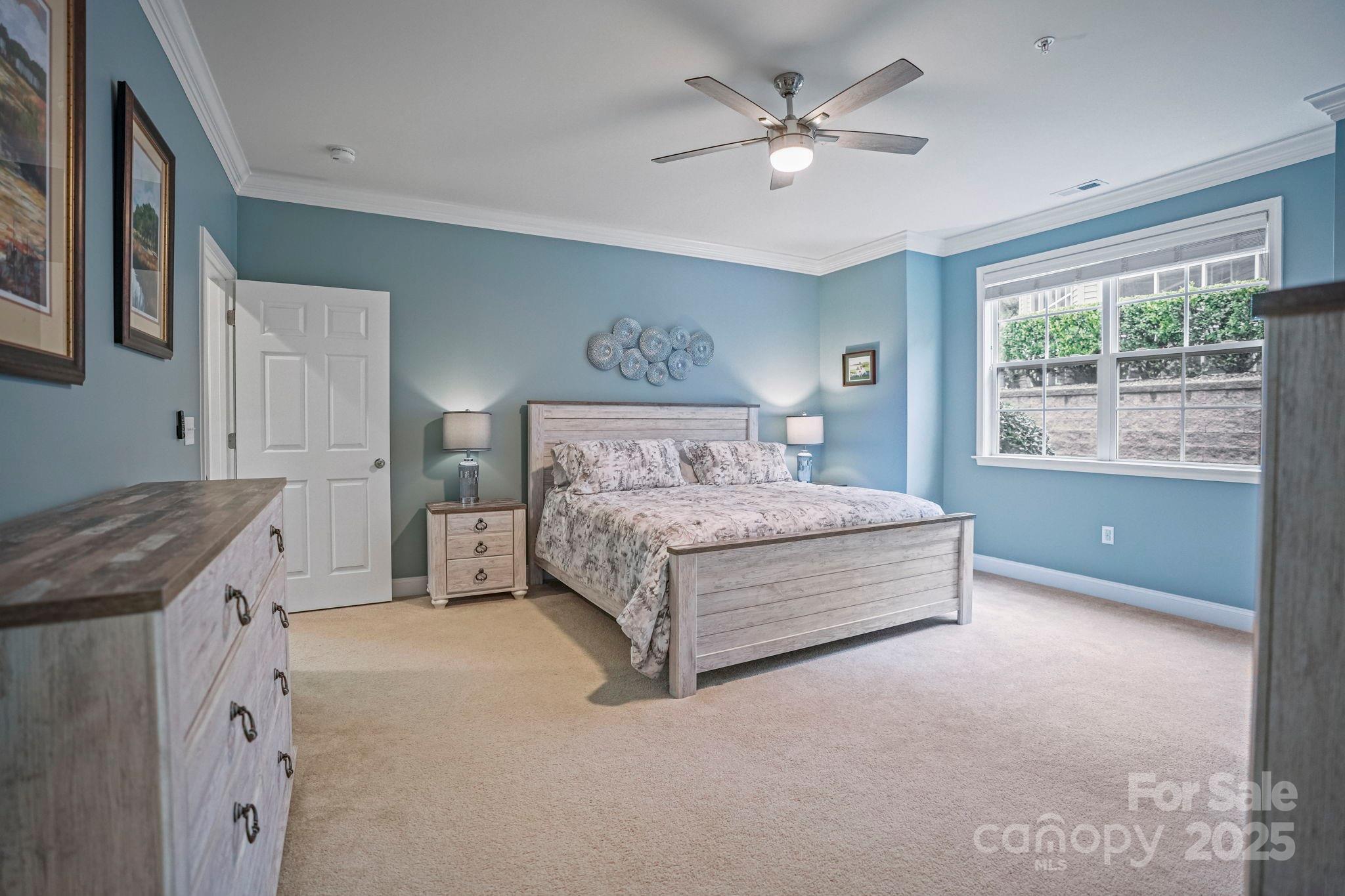 8905 Rosalyn Glen Road