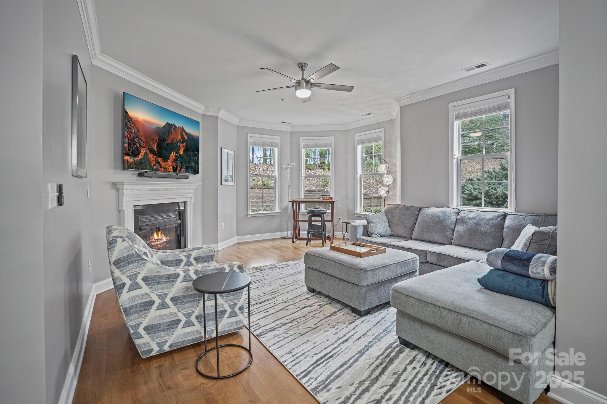 8905 Rosalyn Glen Road