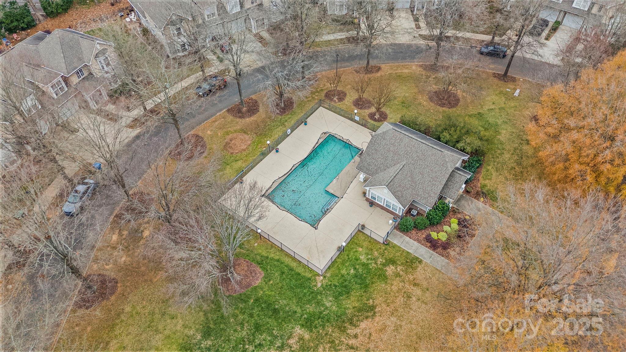 8905 Rosalyn Glen Road
