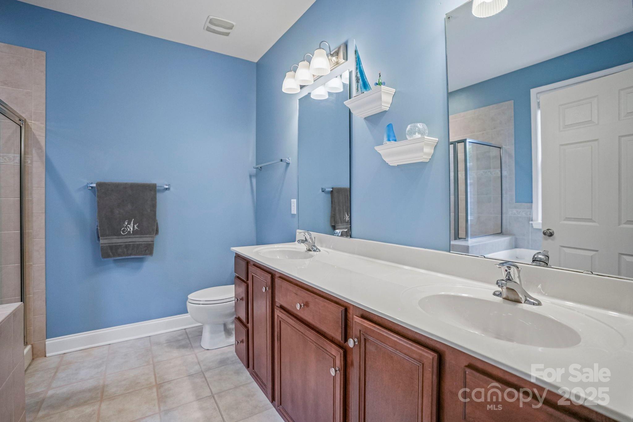 8905 Rosalyn Glen Road