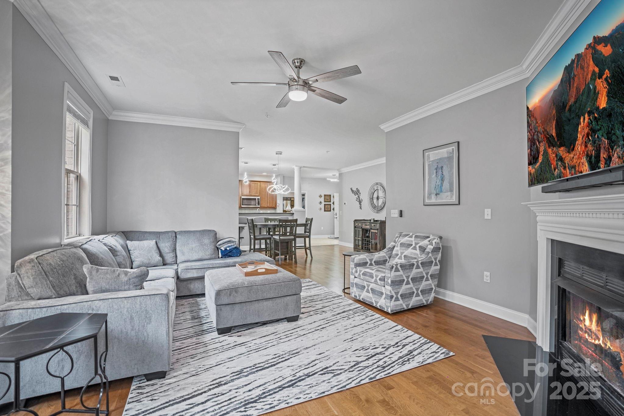 8905 Rosalyn Glen Road