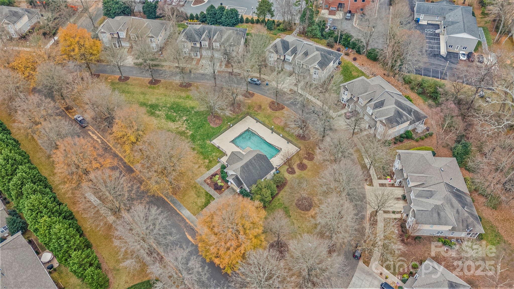 8905 Rosalyn Glen Road