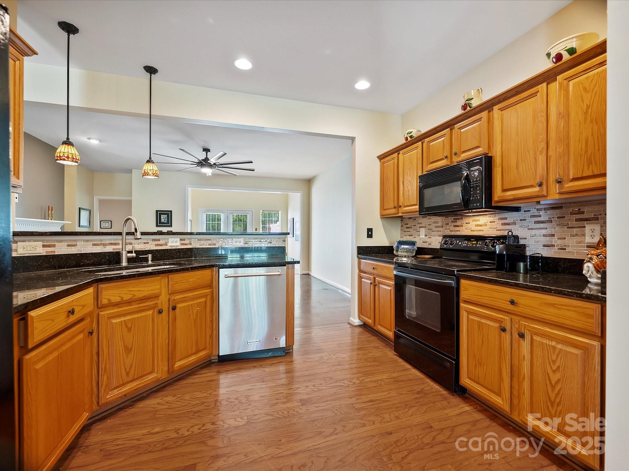 14605 Greenpoint Lane