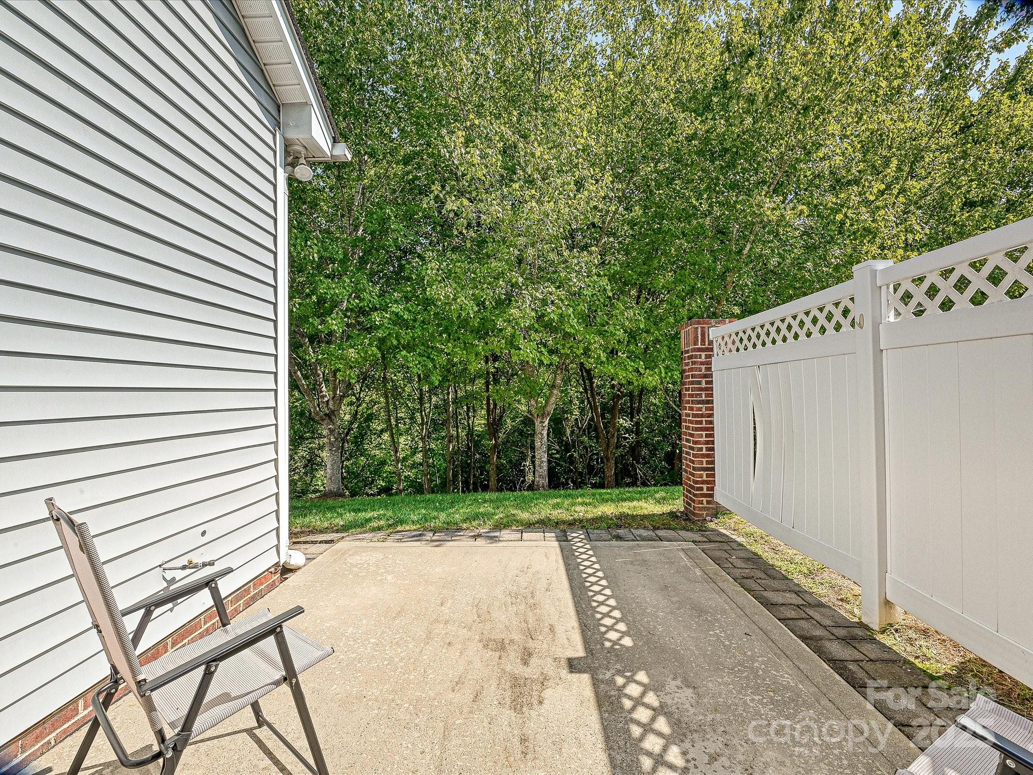 14605 Greenpoint Lane