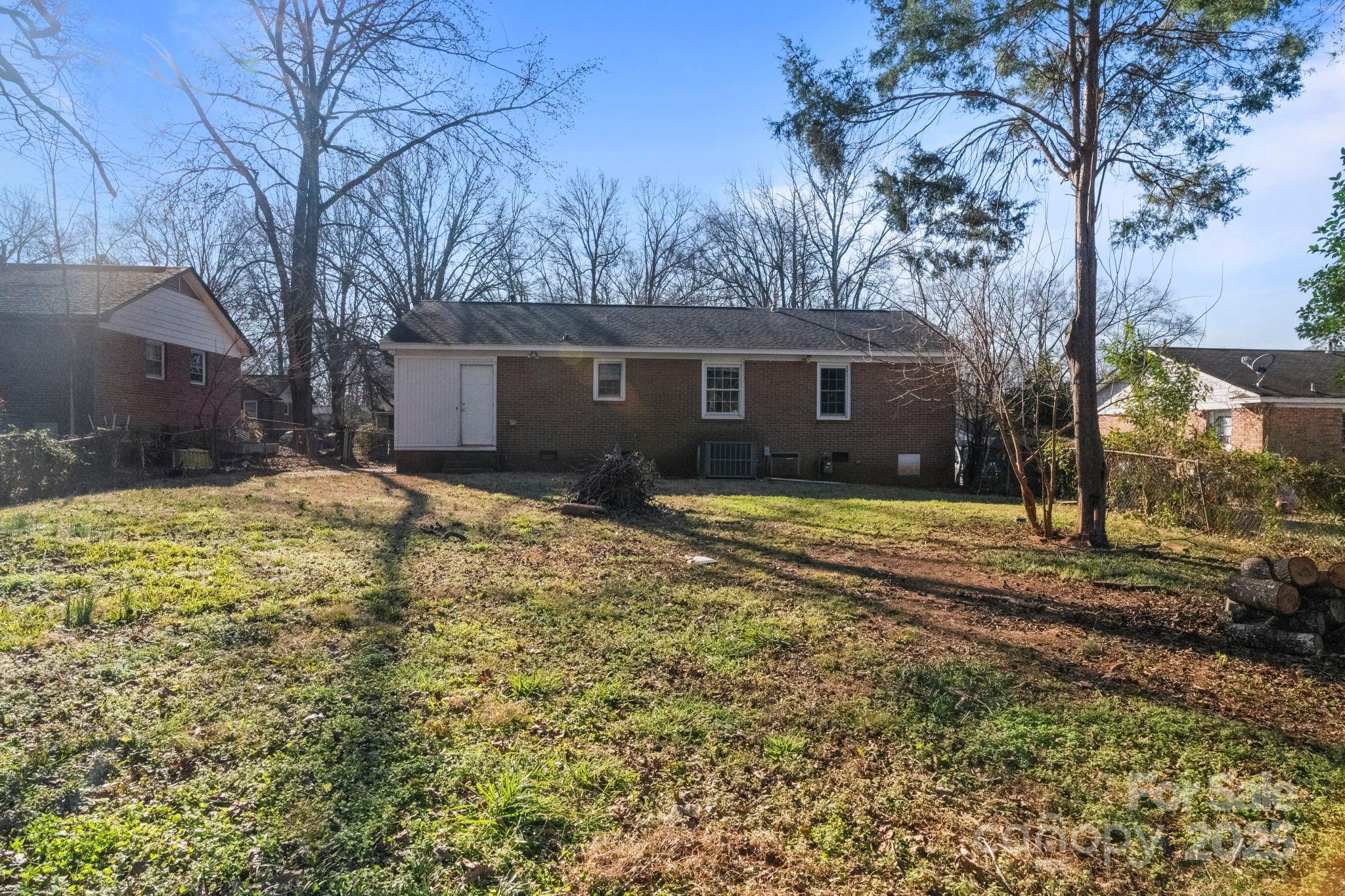 2816 Wedgefield Drive