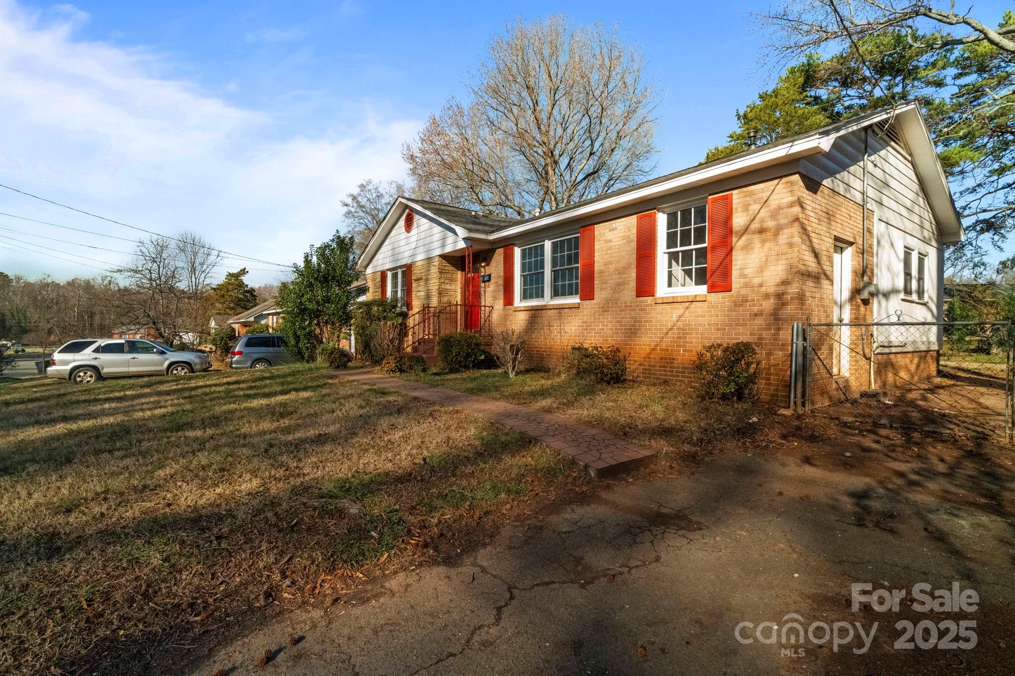 2816 Wedgefield Drive