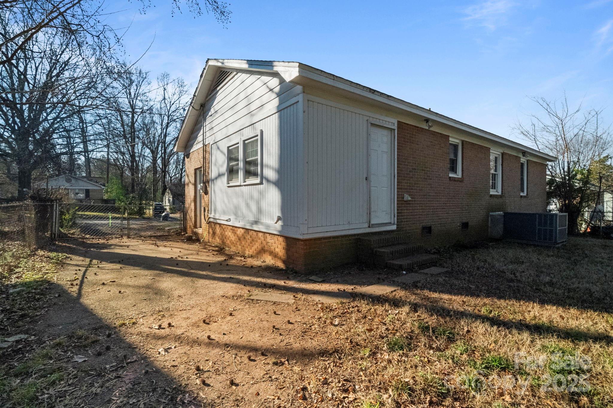 2816 Wedgefield Drive