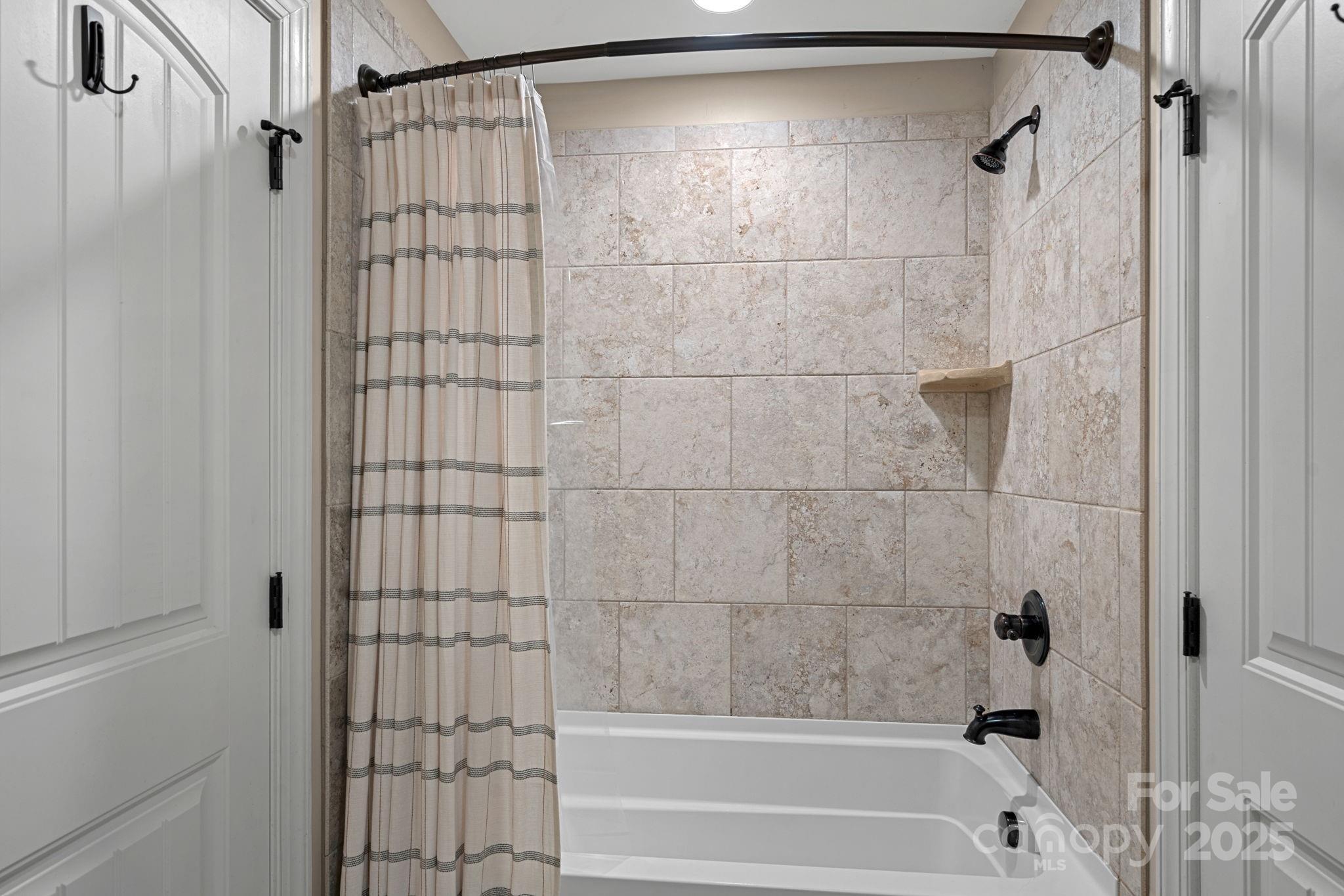 582 Barber Loop