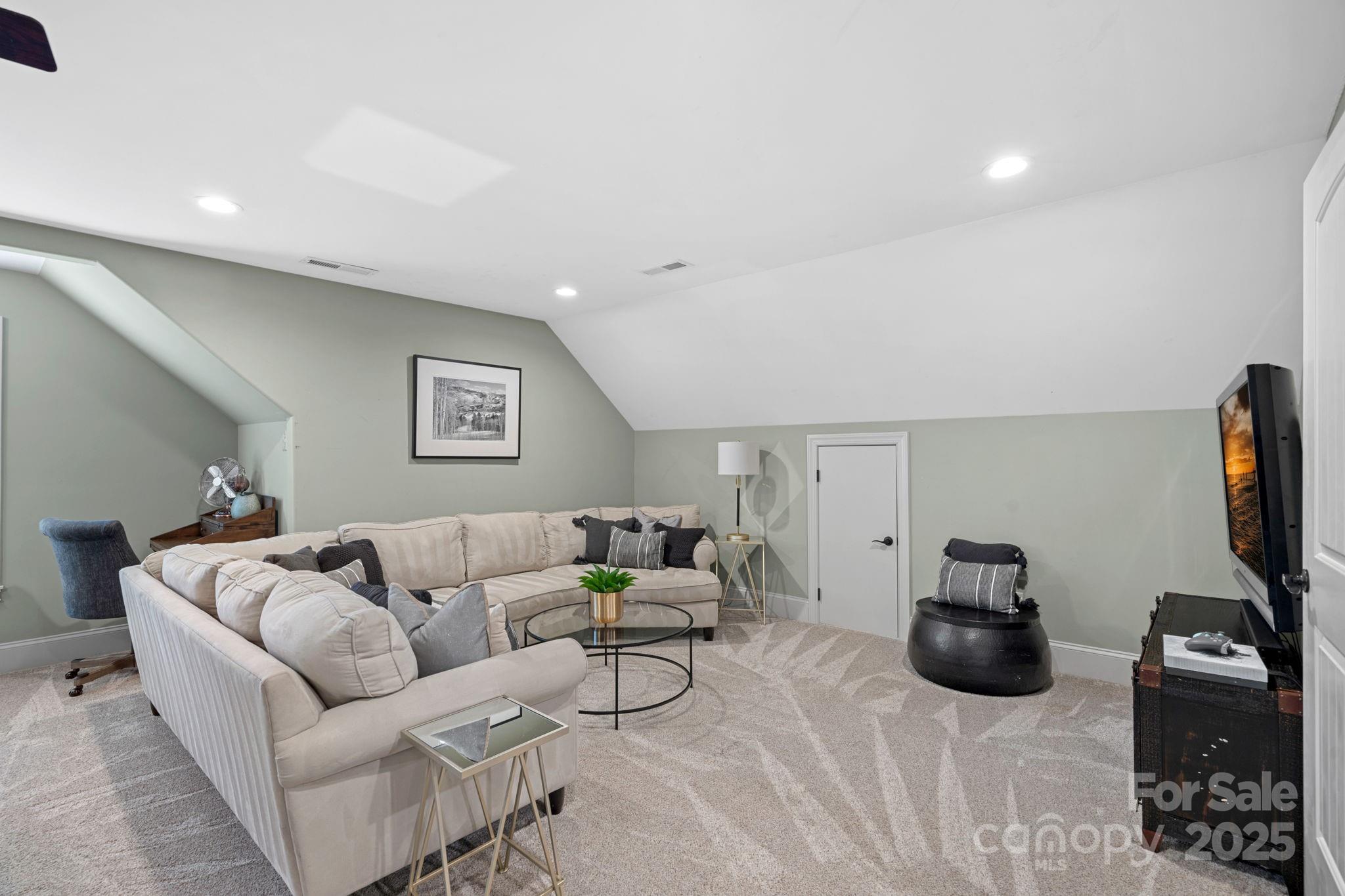 582 Barber Loop