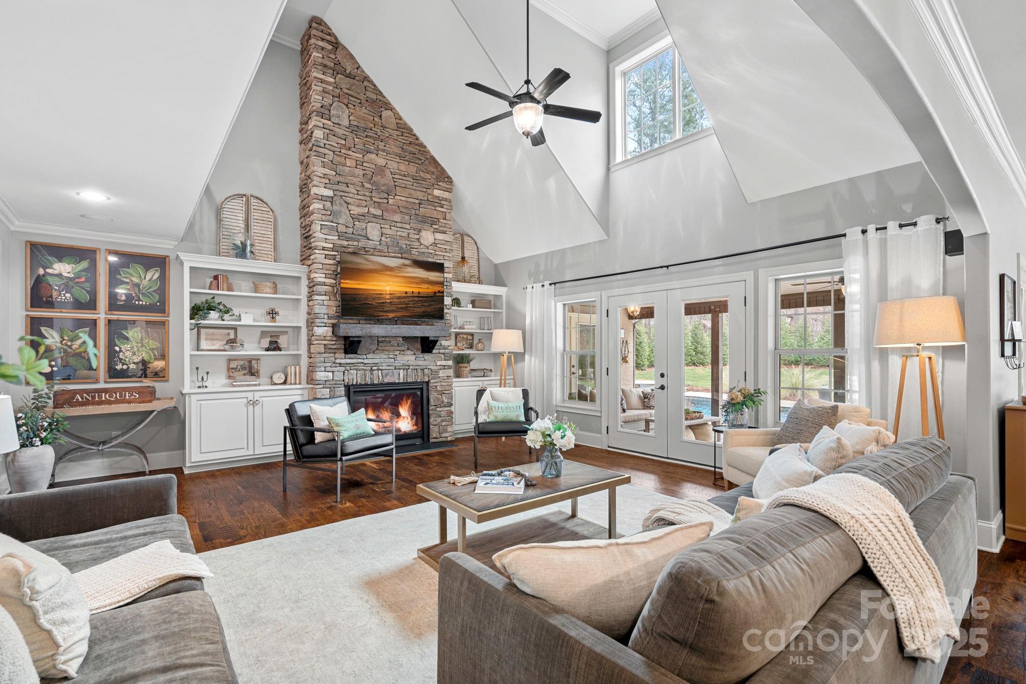 582 Barber Loop