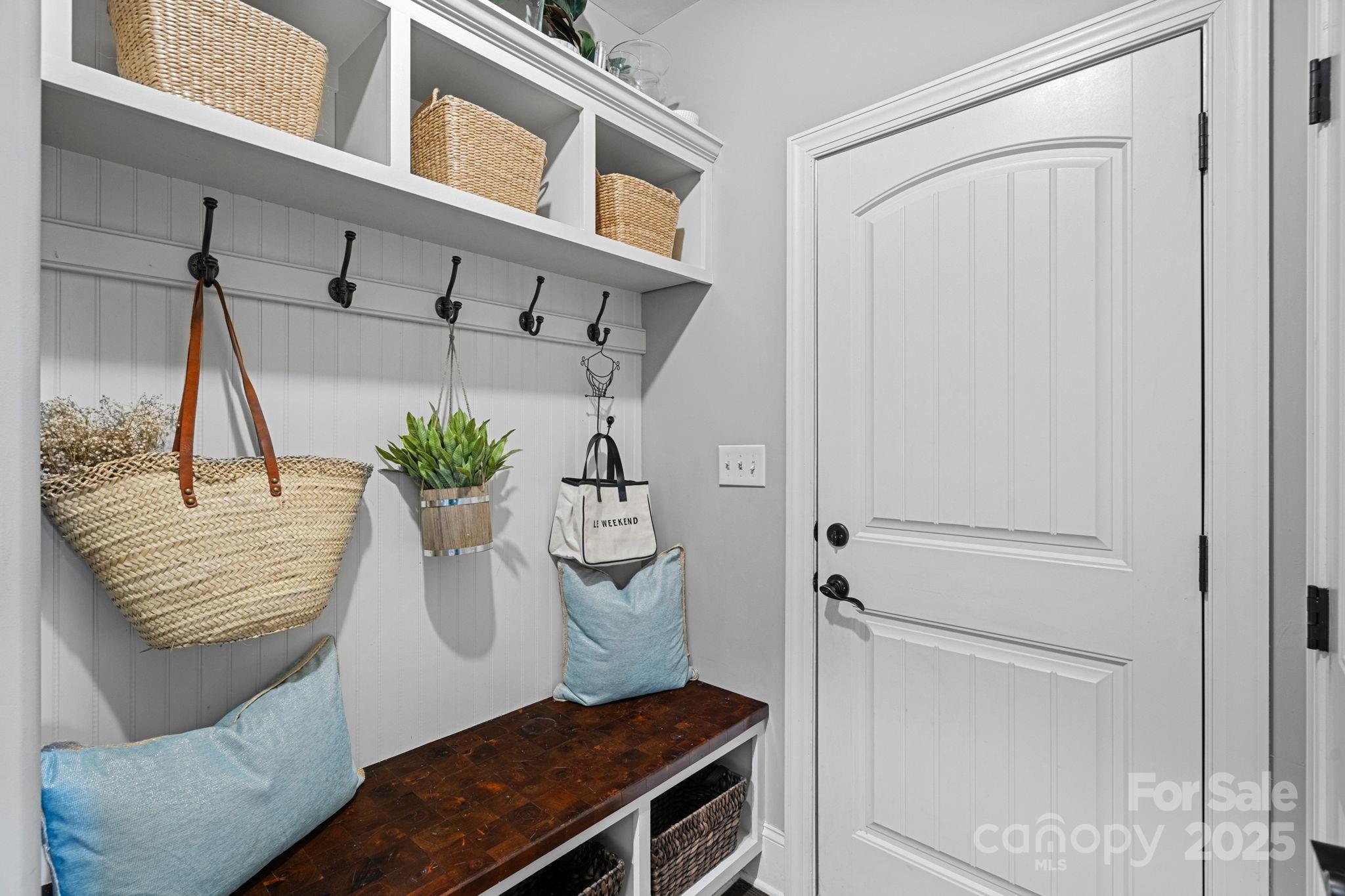 582 Barber Loop