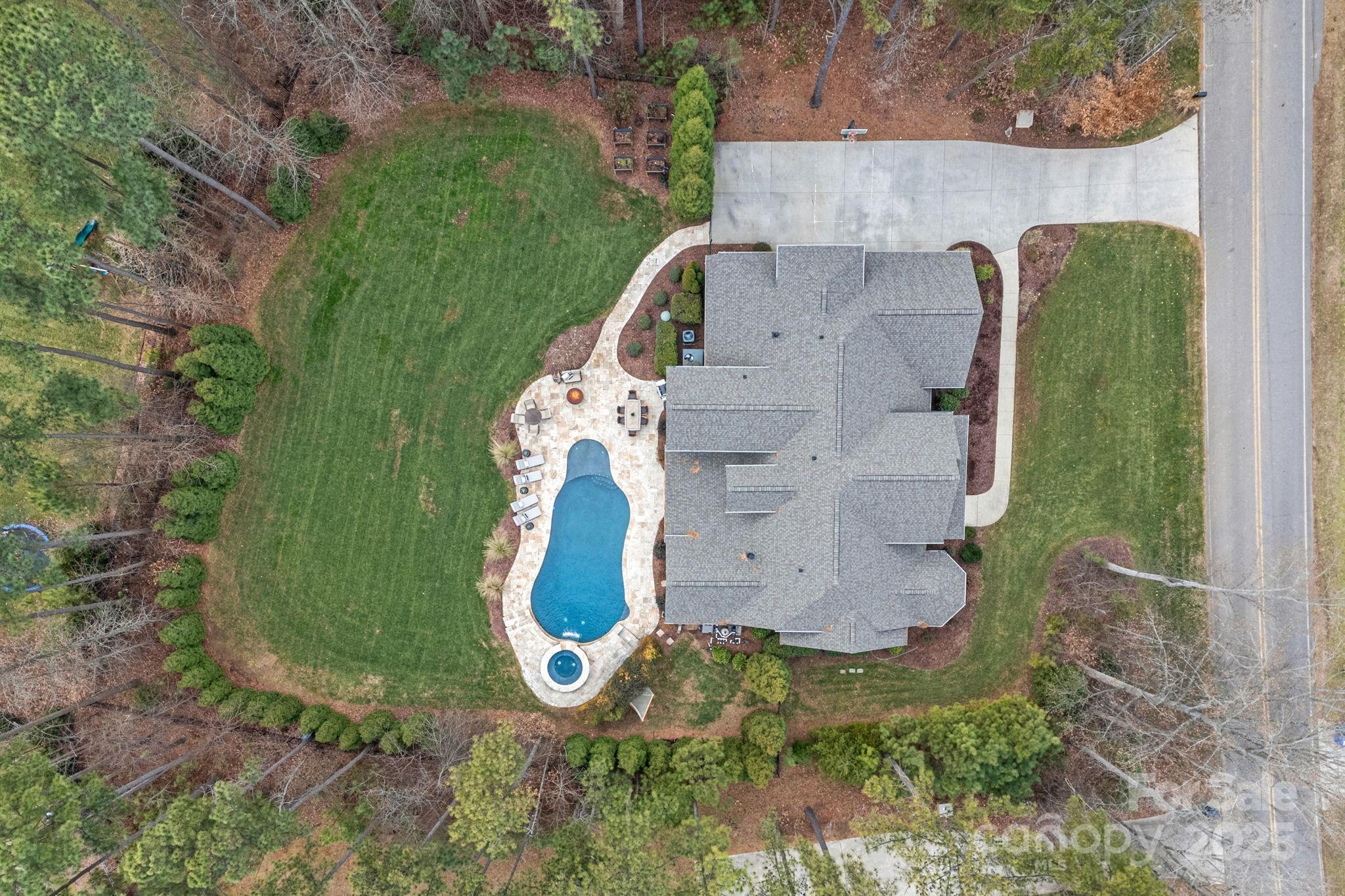 582 Barber Loop