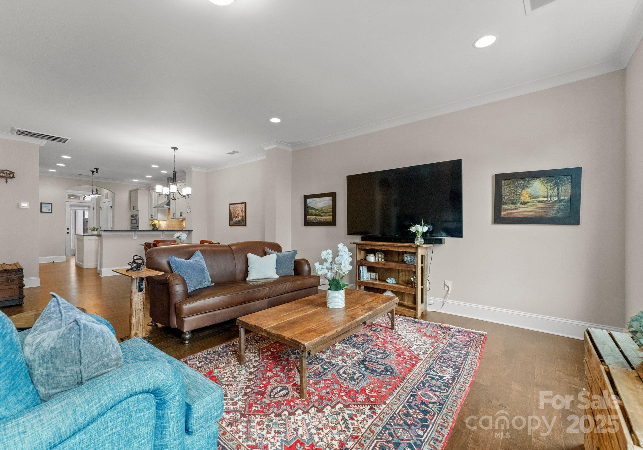 118 Mint Avenue Unit: B