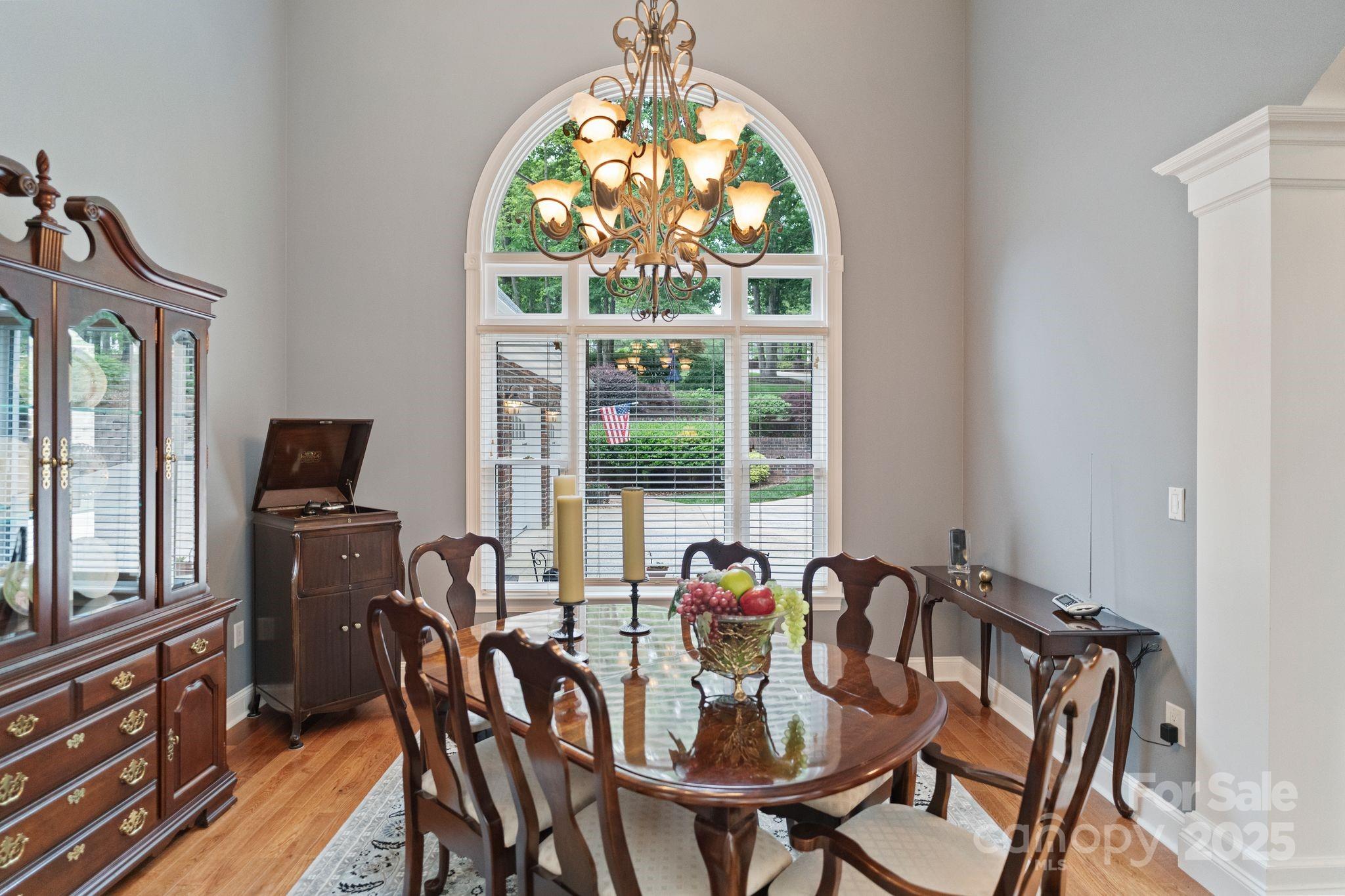 2200 Capes Cove Drive