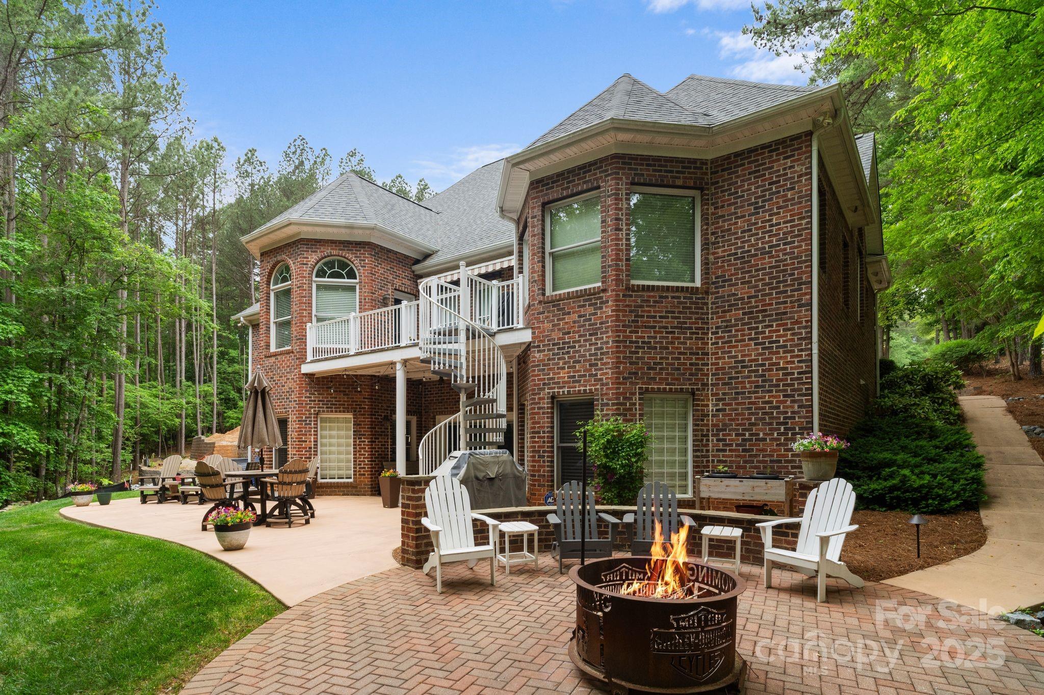 2200 Capes Cove Drive