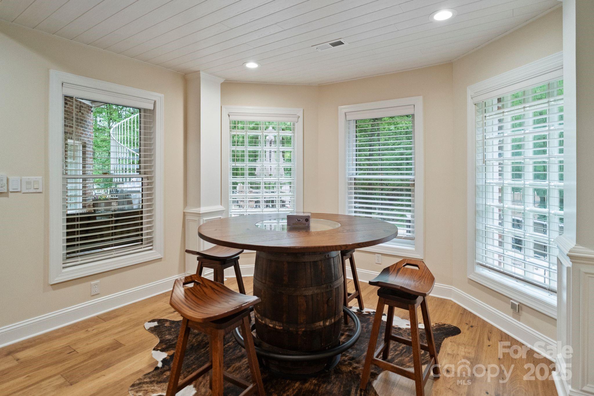 2200 Capes Cove Drive