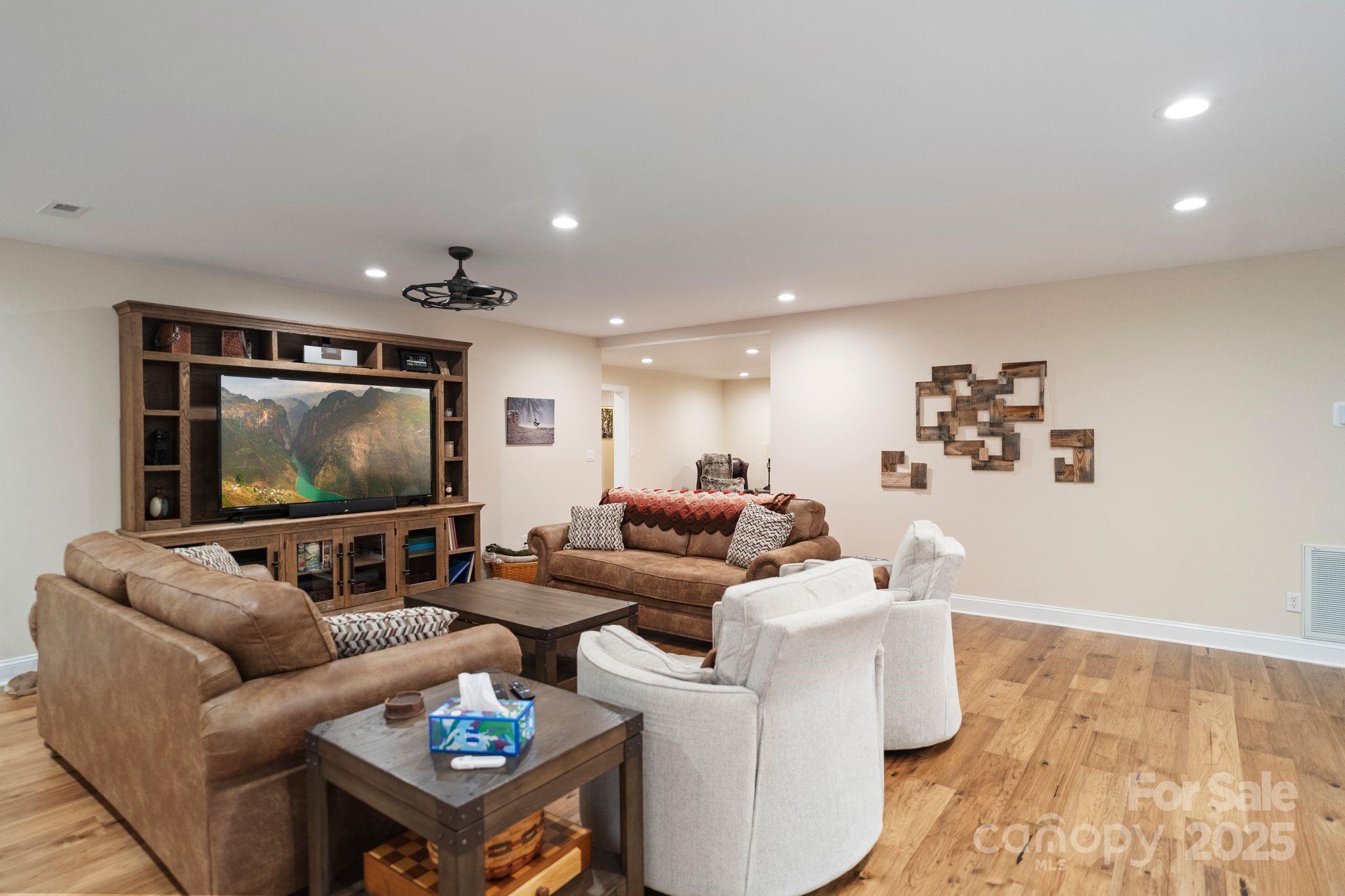 2200 Capes Cove Drive