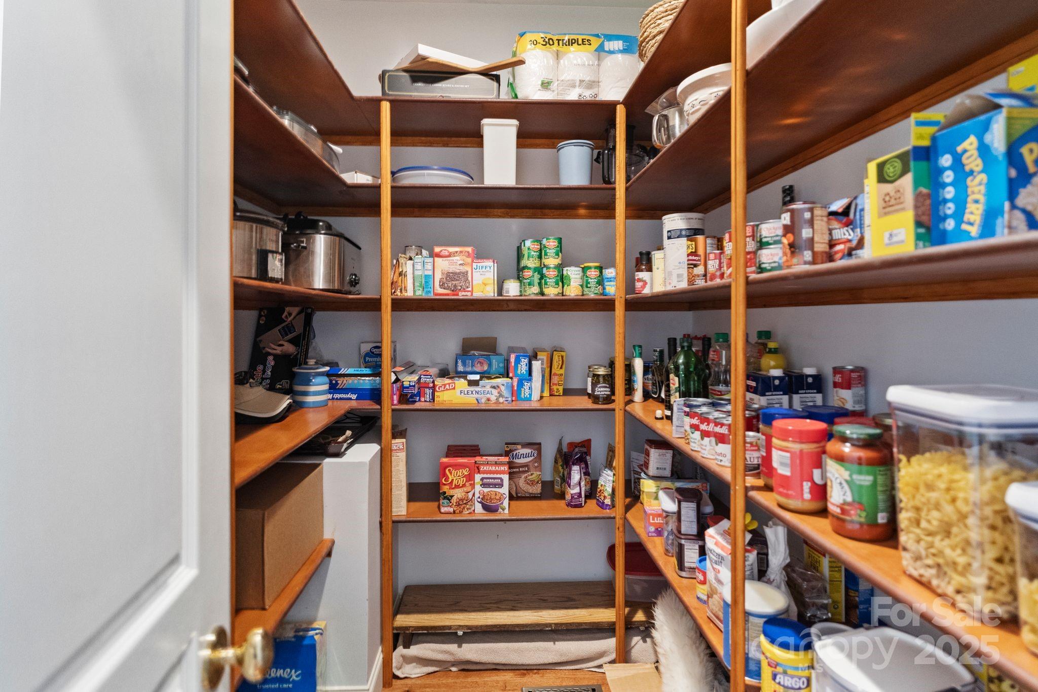 2200 Capes Cove Drive