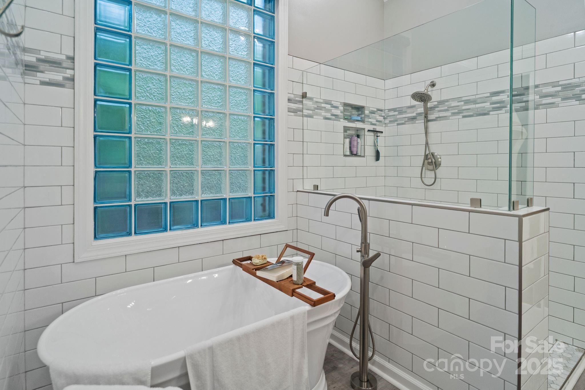 2200 Capes Cove Drive