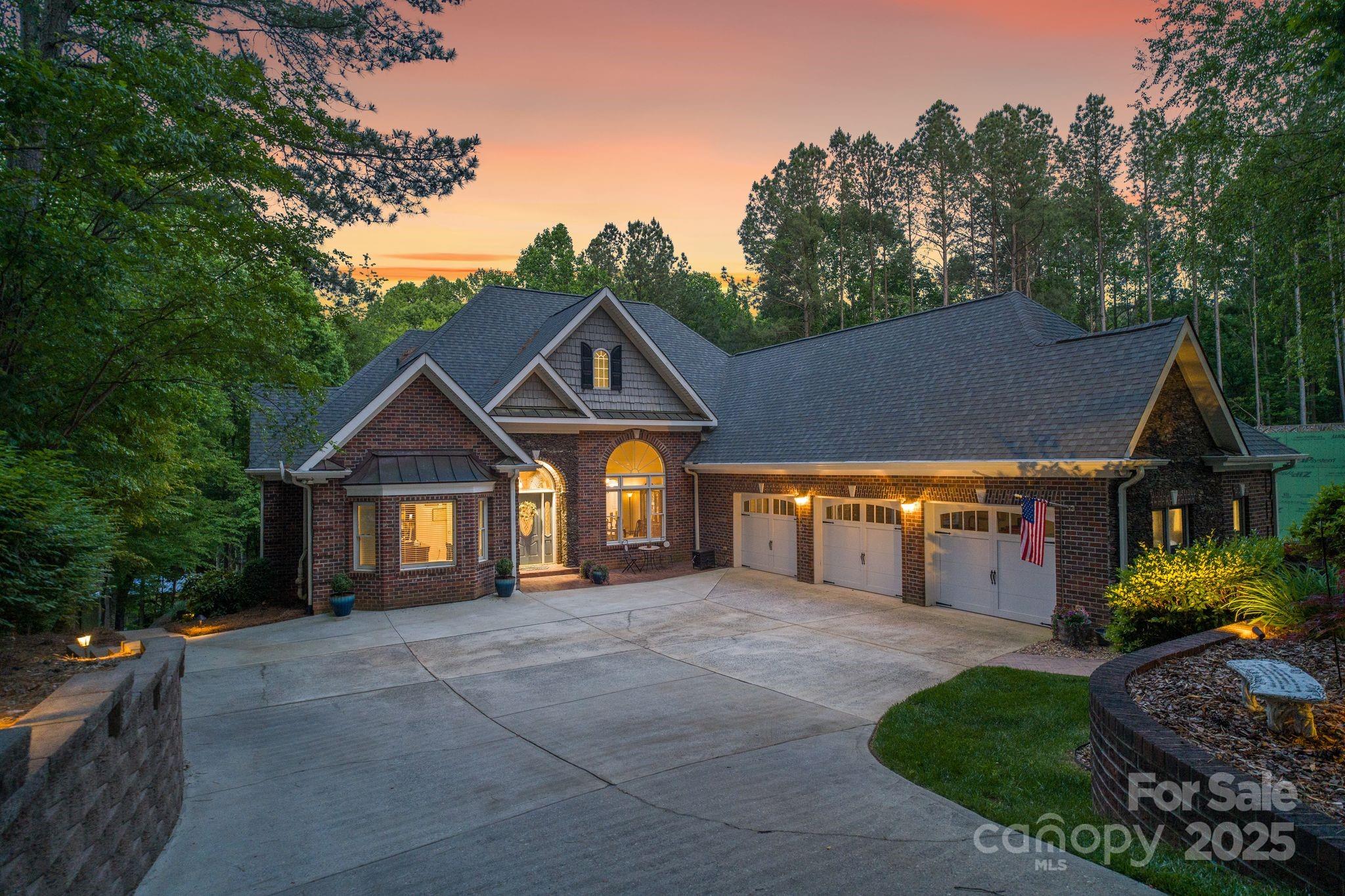 2200 Capes Cove Drive