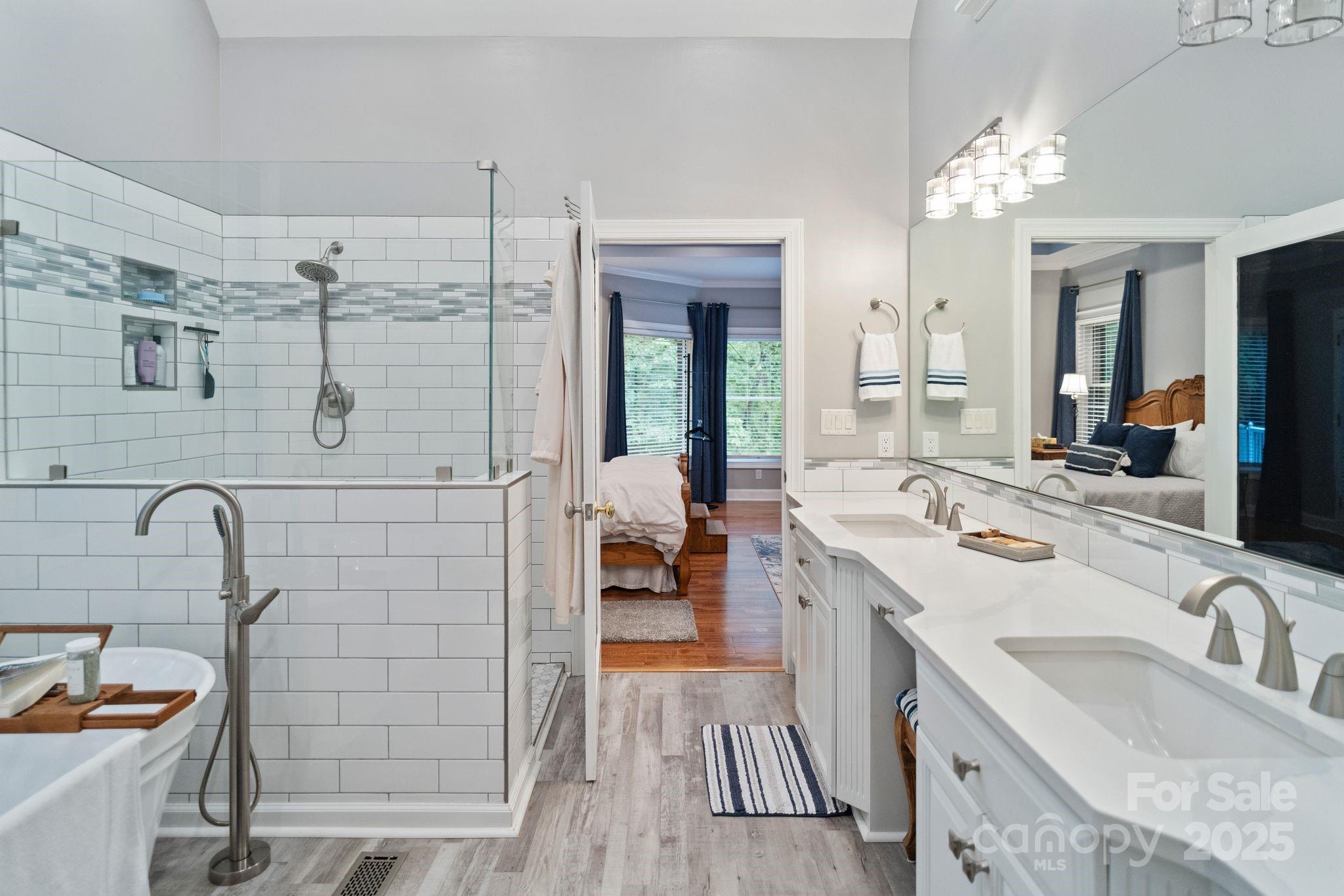 2200 Capes Cove Drive