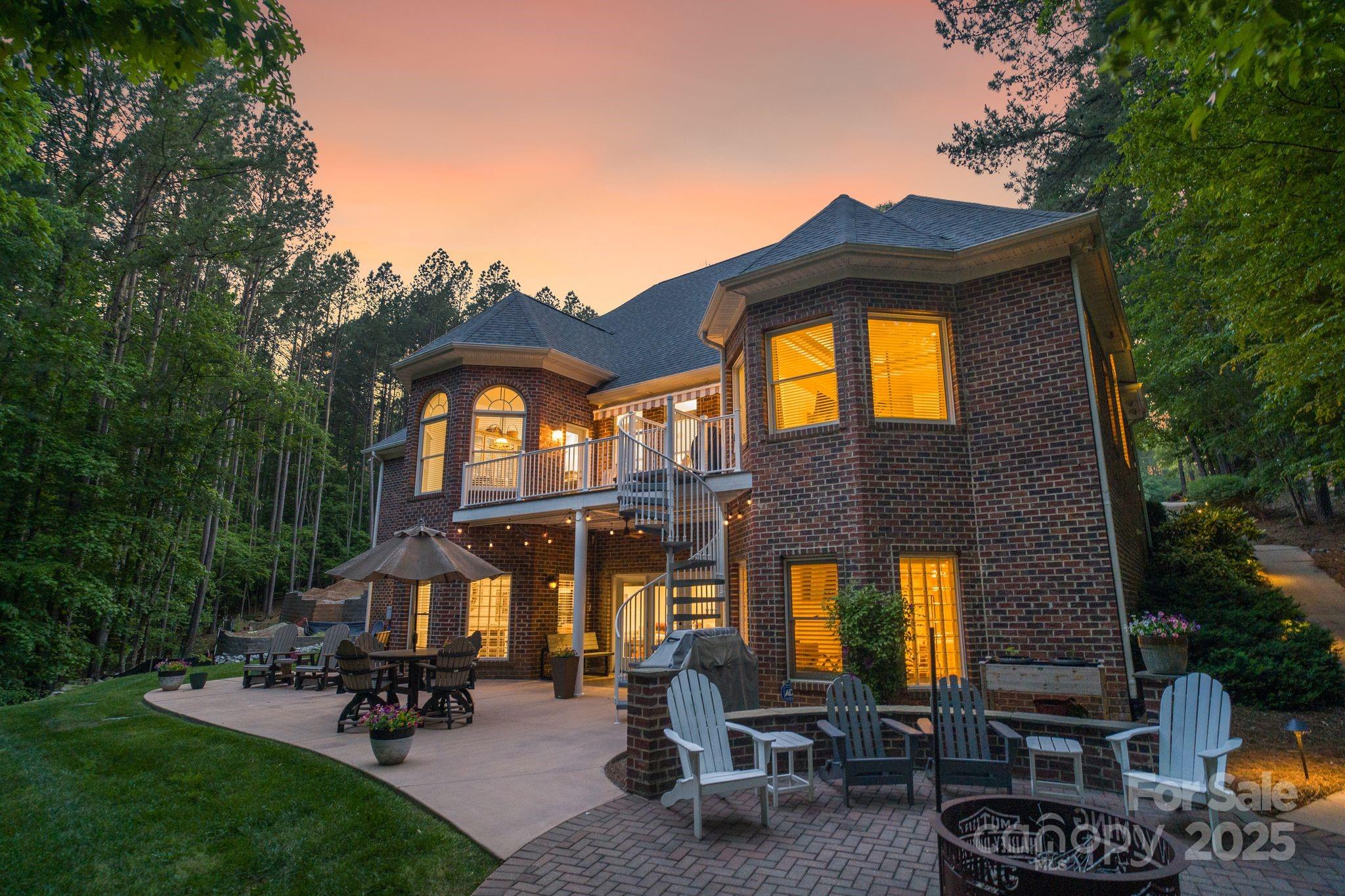 2200 Capes Cove Drive