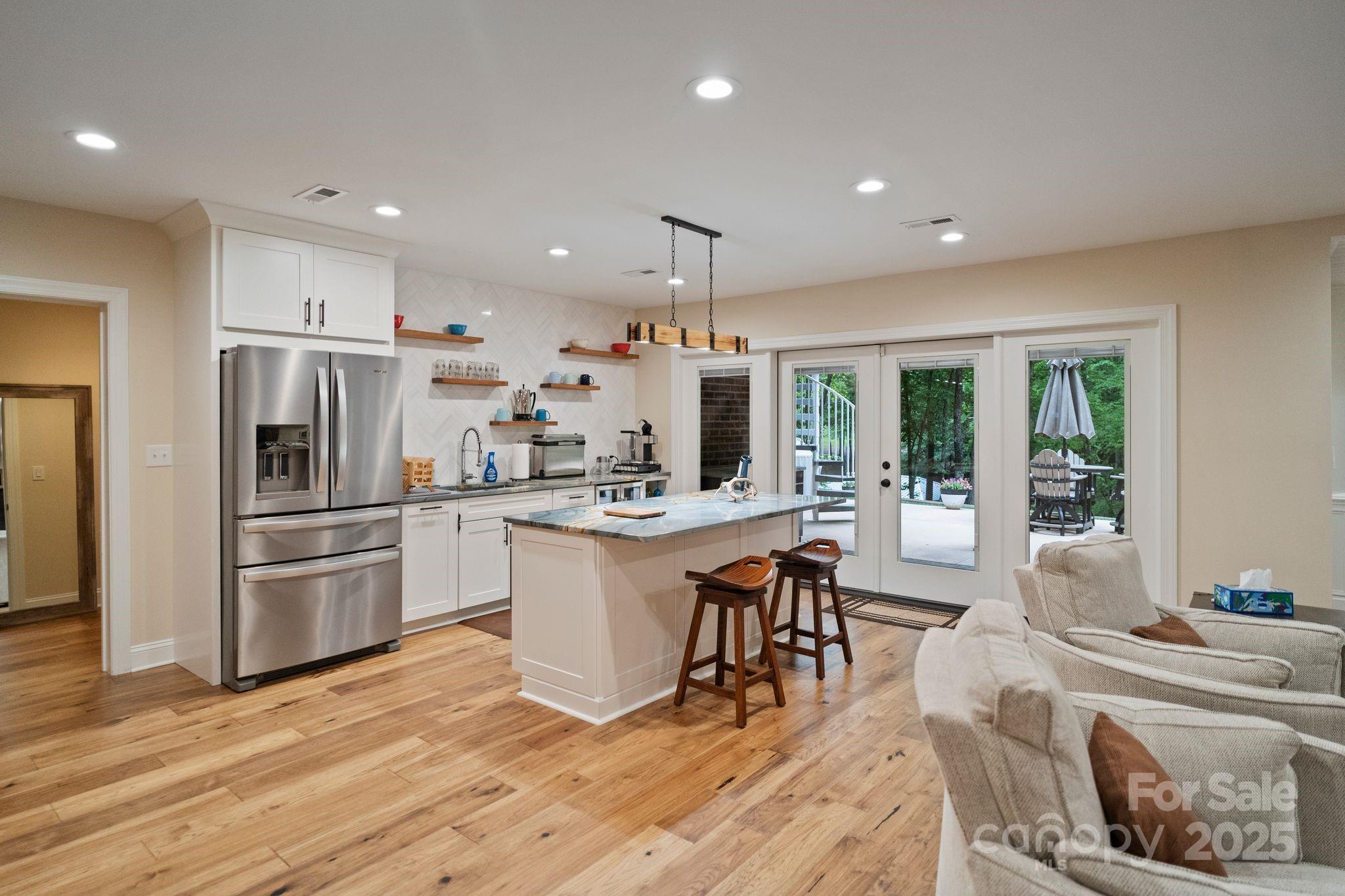 2200 Capes Cove Drive