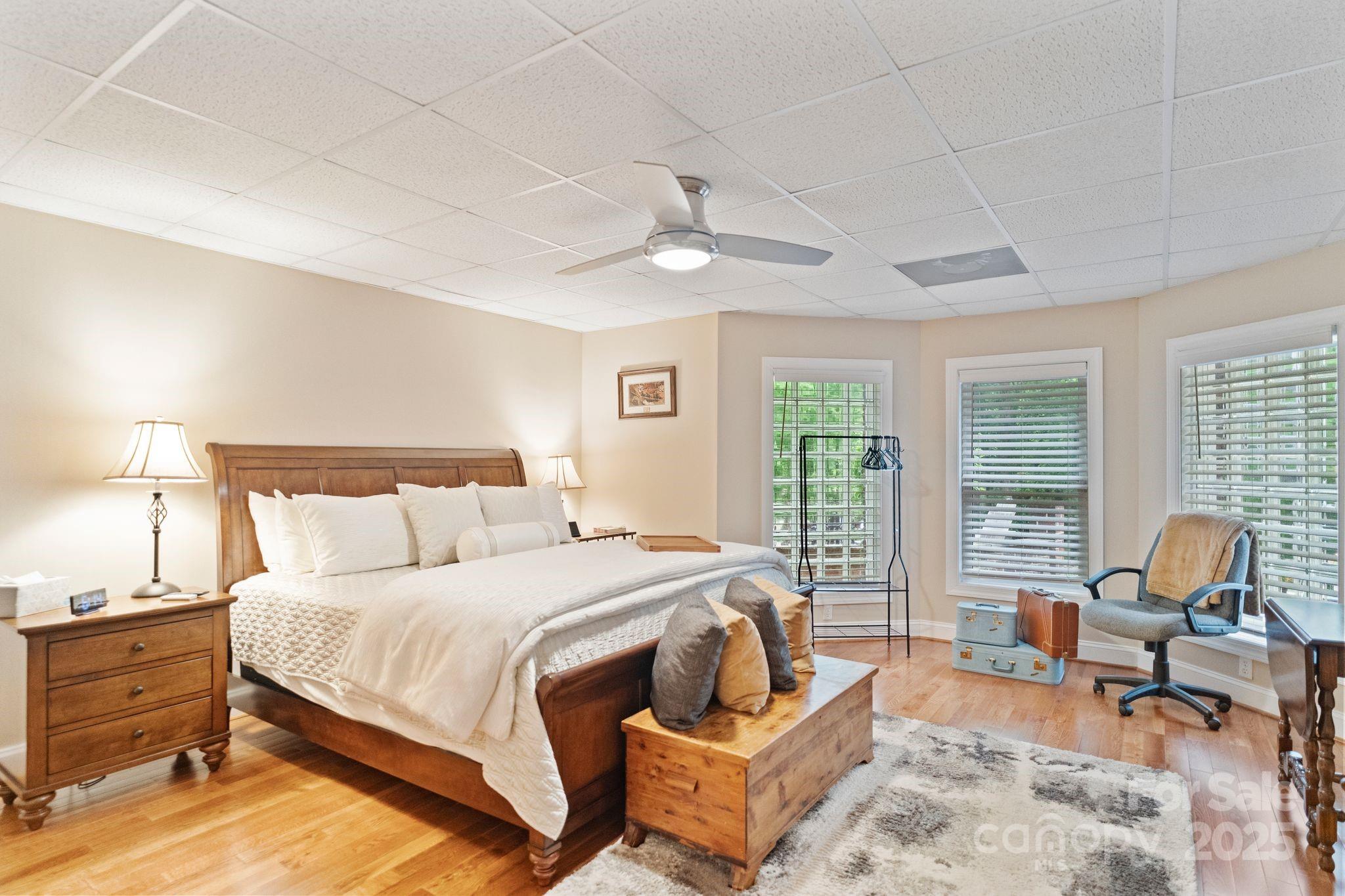 2200 Capes Cove Drive